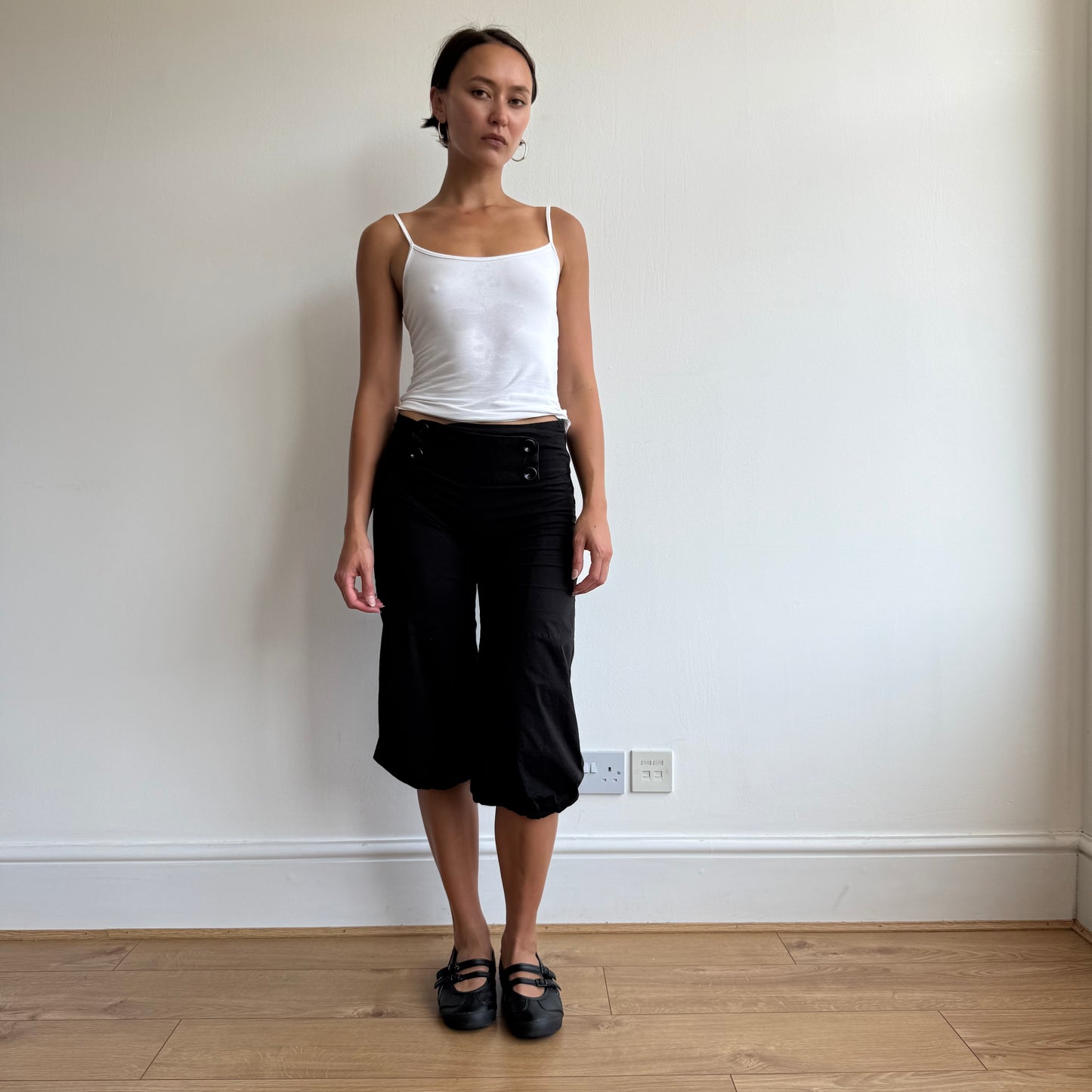 Black button bubble capris - Size XS