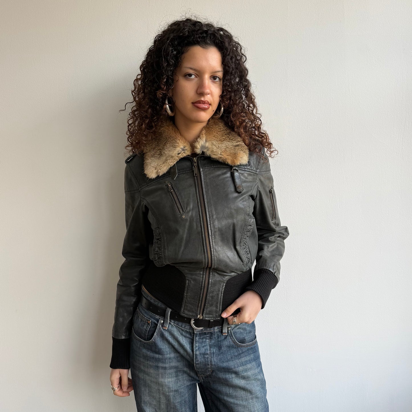 Black bomber with fur collar - Size M