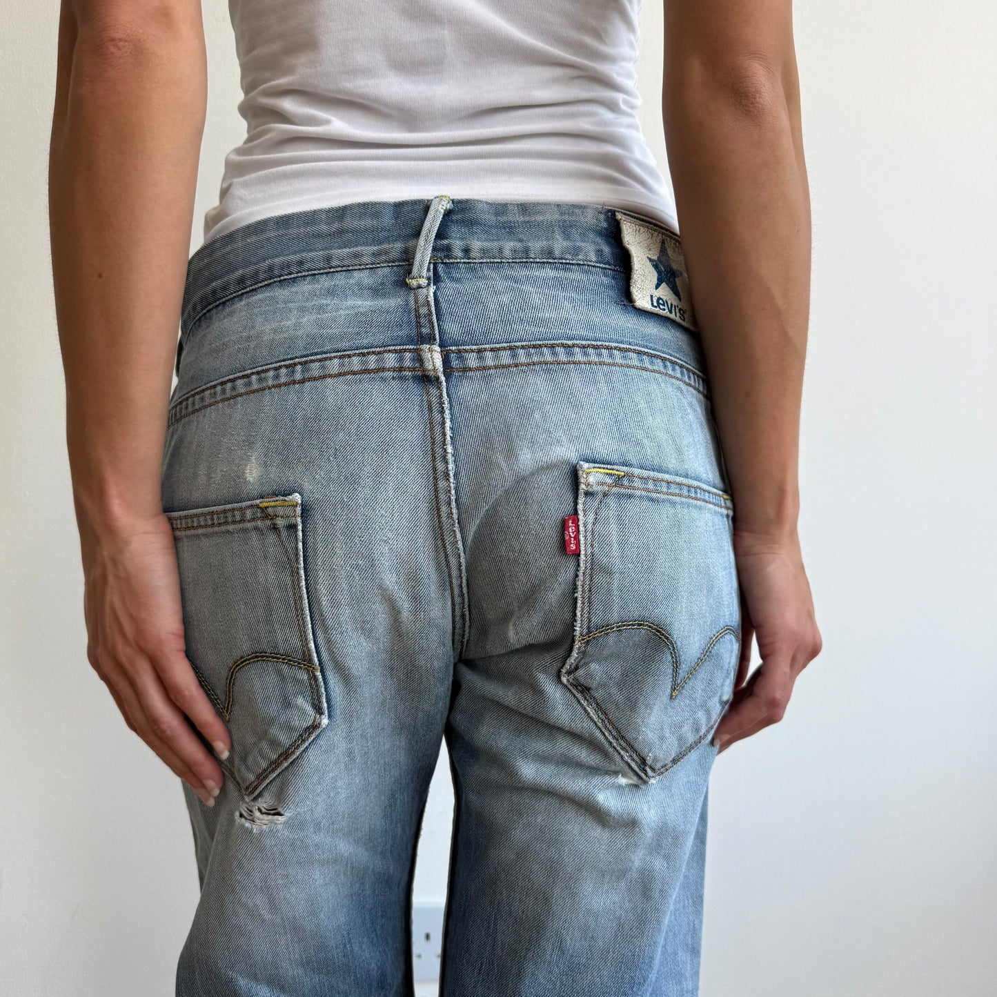 Levi’s light wash star jeans - Size 31x34