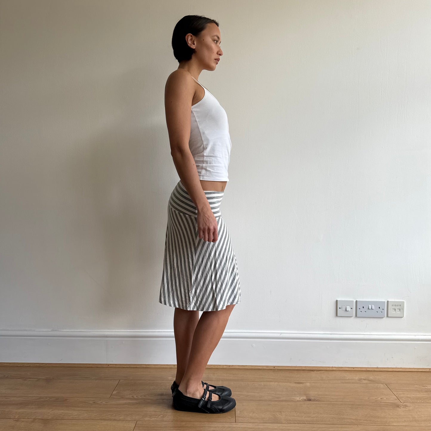 Grey + white striped midi skirt - Size S