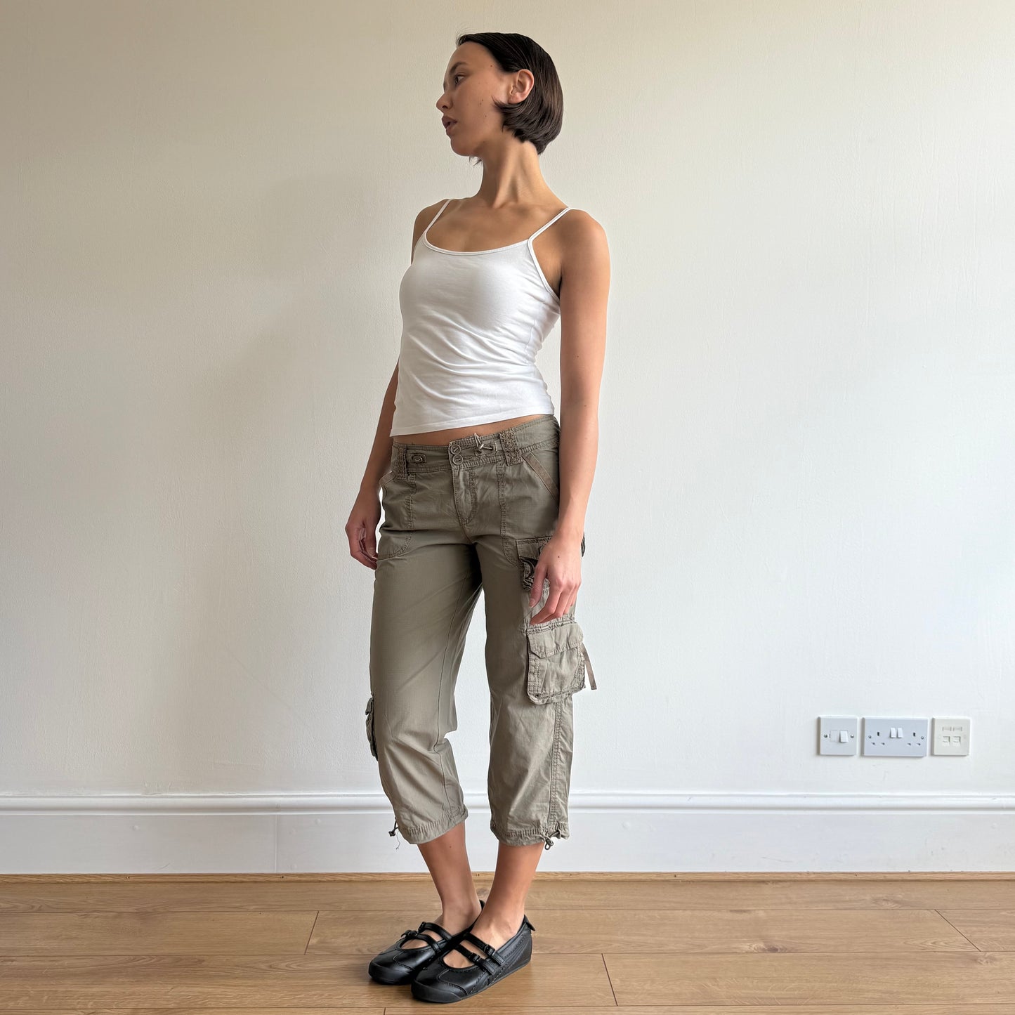 Khaki cargo toggle capris - Size S