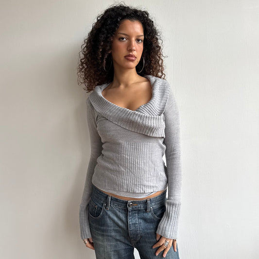 Grey button v-neck knit - Size S + M