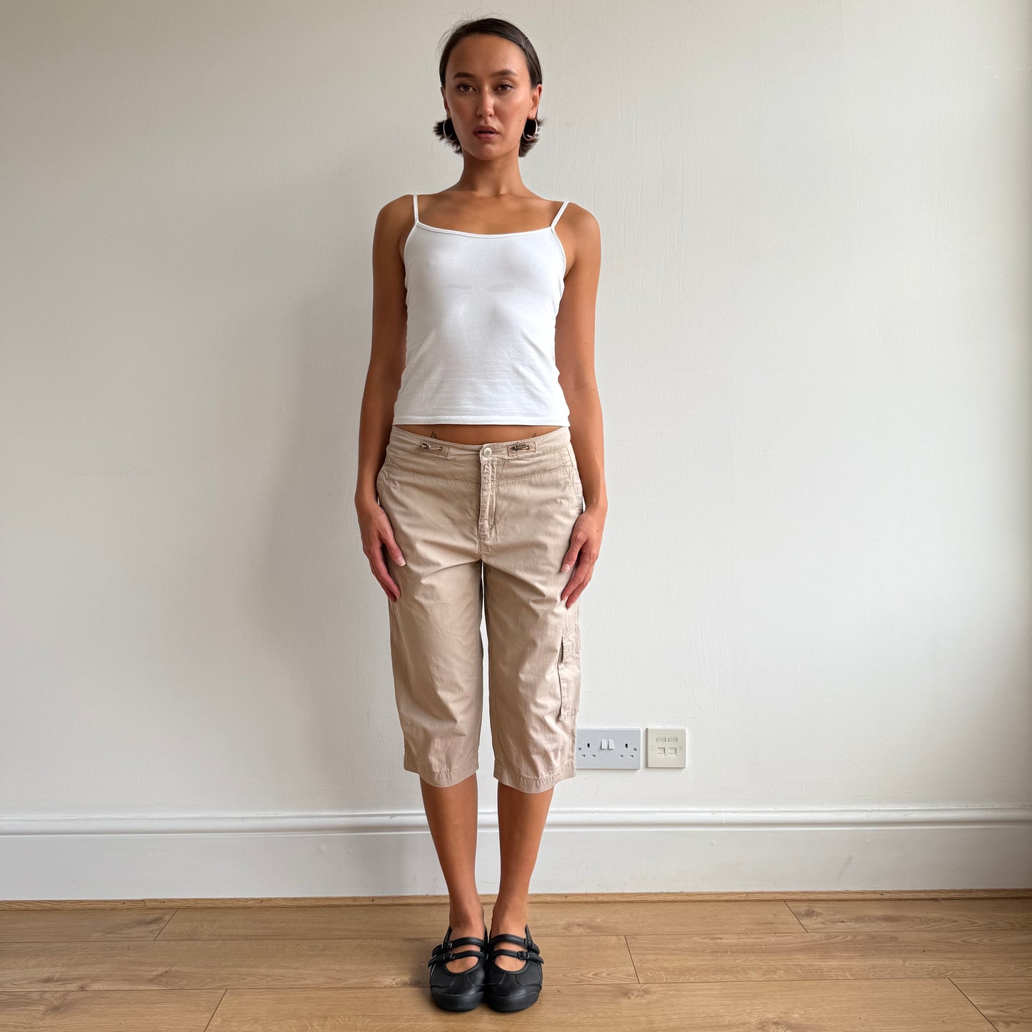 Beige toggle cargo pocket capris - Size S