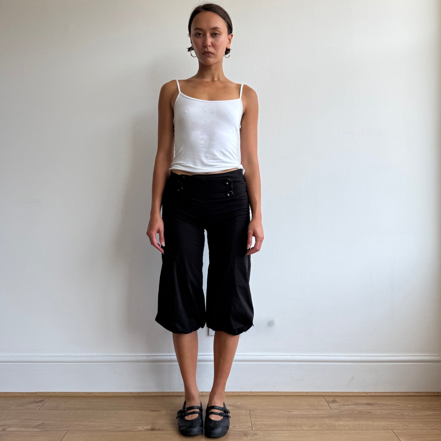 Black button bubble capris - Size XS