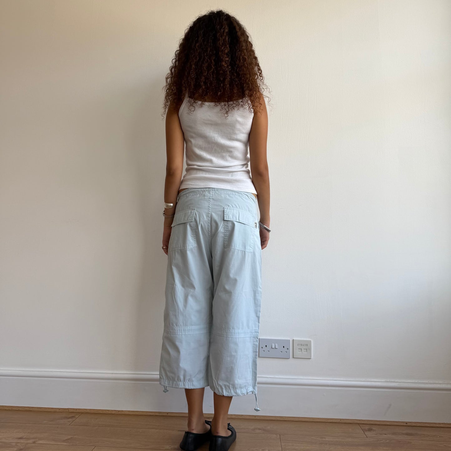 Baby blue toggle capris - Size M