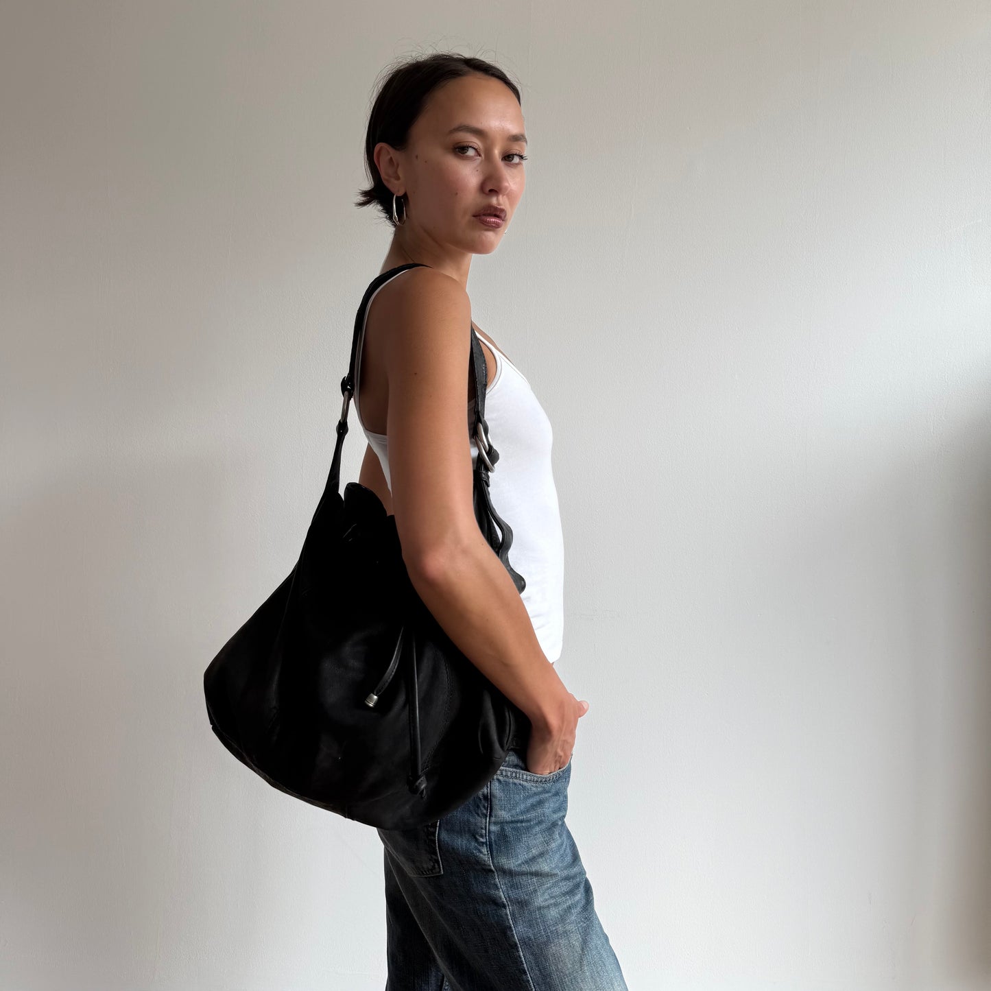 Black leather slouchy handbag - One Size