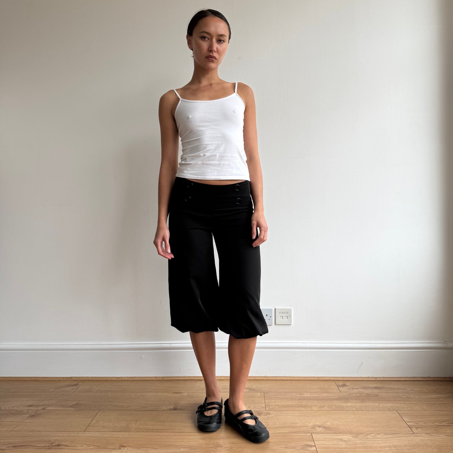 Black button bubble capris - Size XS
