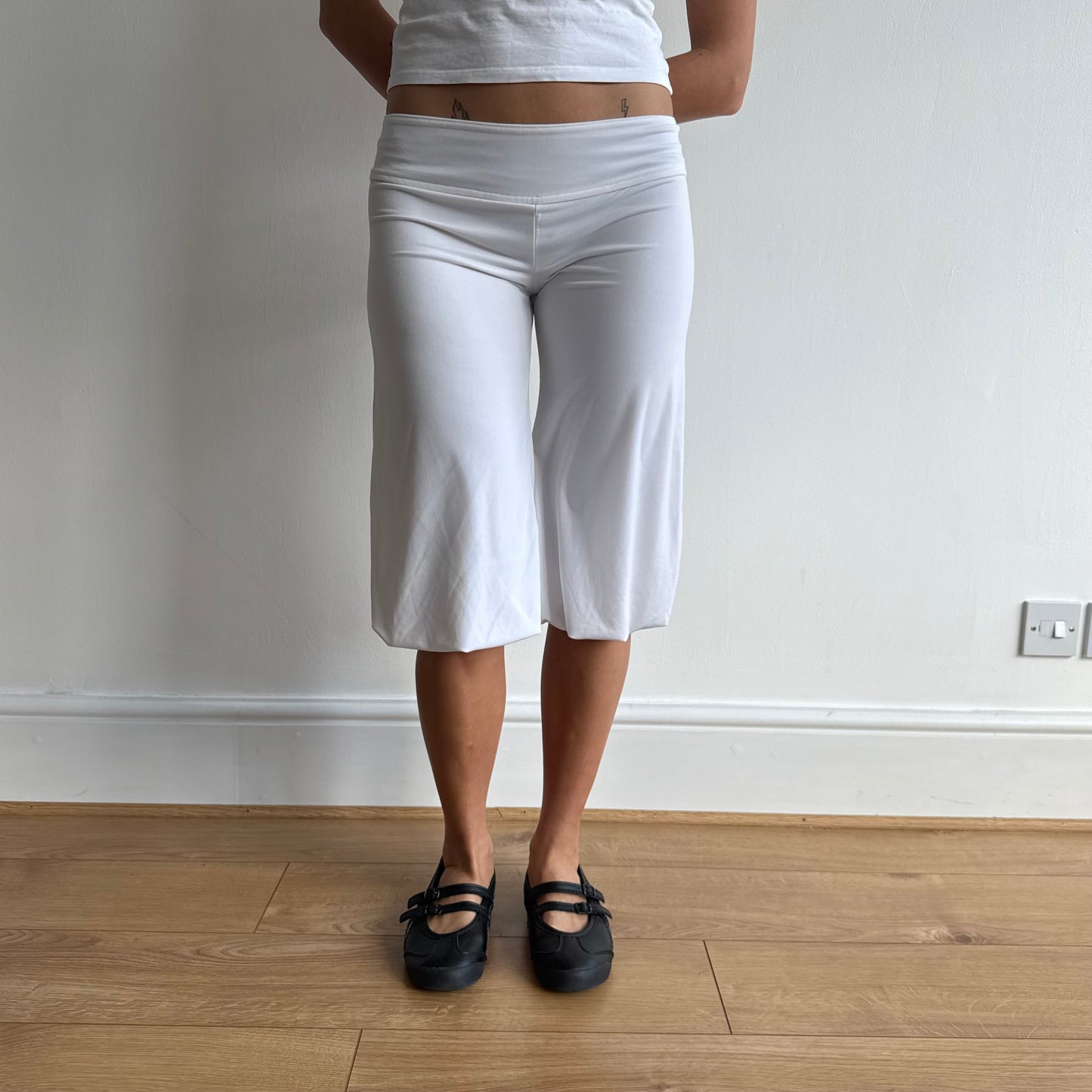 White harem bubble capris - Size M