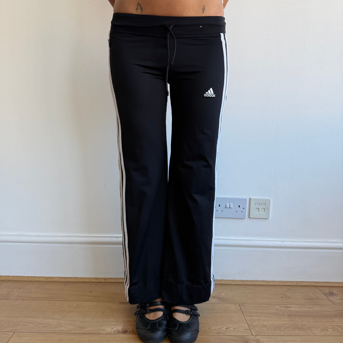Black Adidas flared yoga pants - Size XS + XS/S