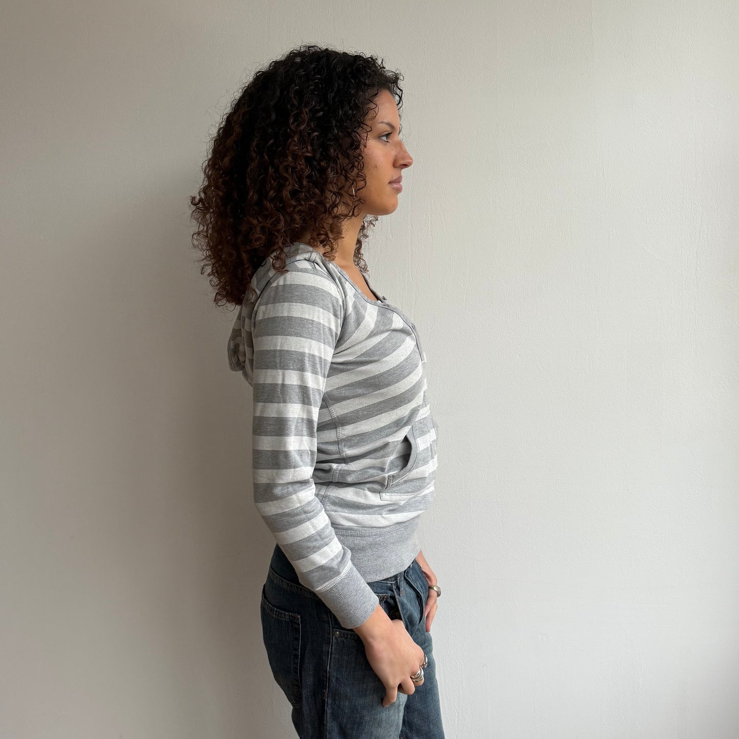 Grey + white striped hoodie - Size S