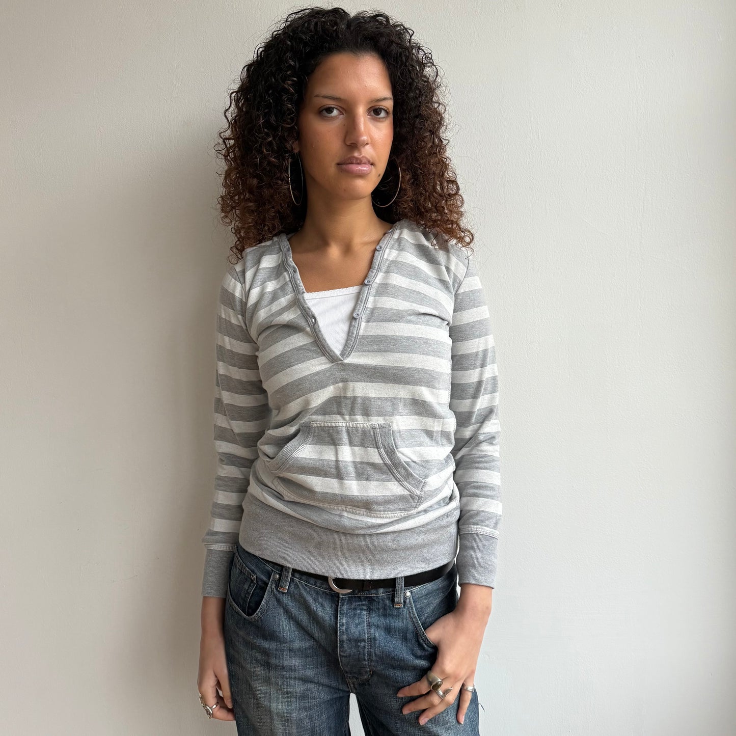 Grey + white striped hoodie - Size S