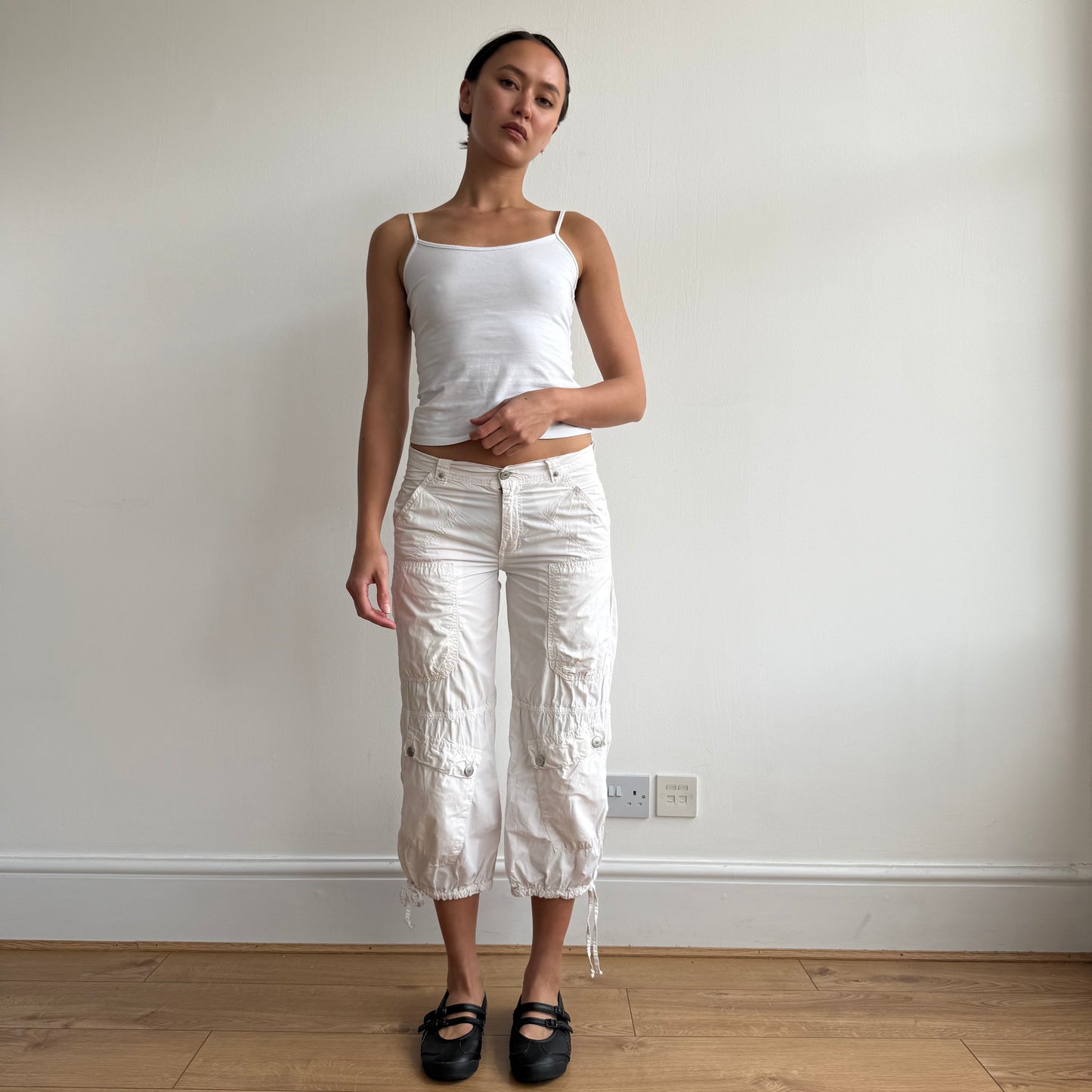 White cargo pocket capris - Size XS