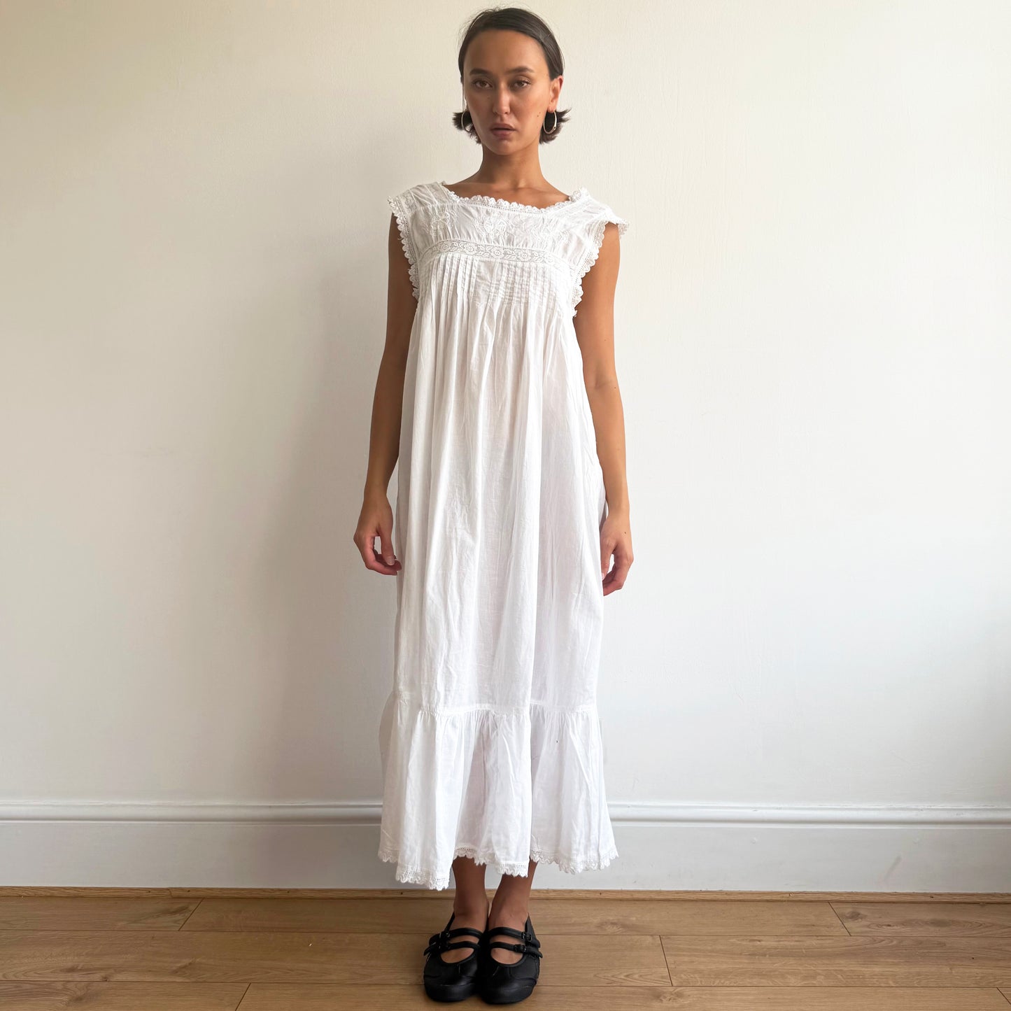 White lace maxi milkmaid dress - Size M/L