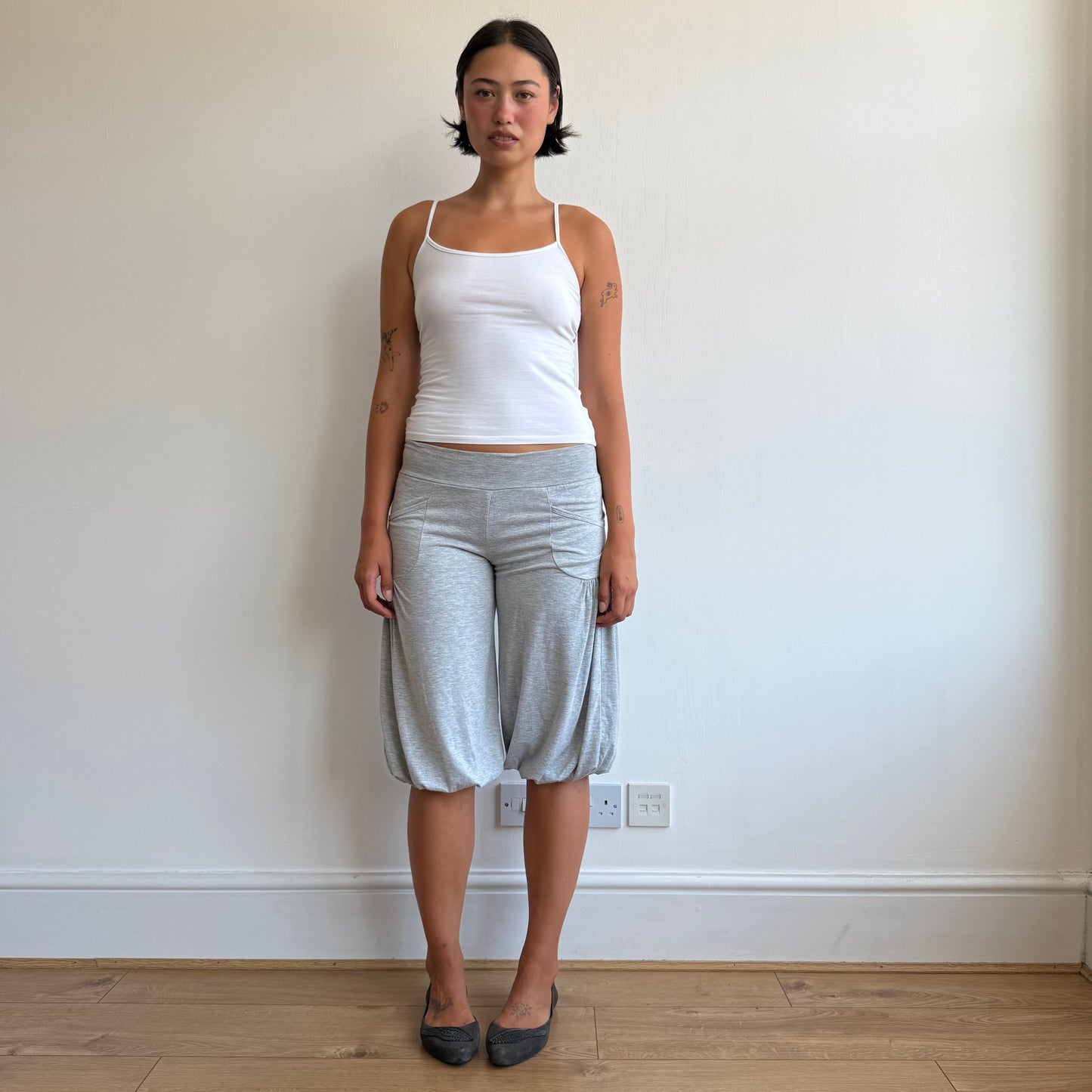 Grey bubble pocket capris - Size S