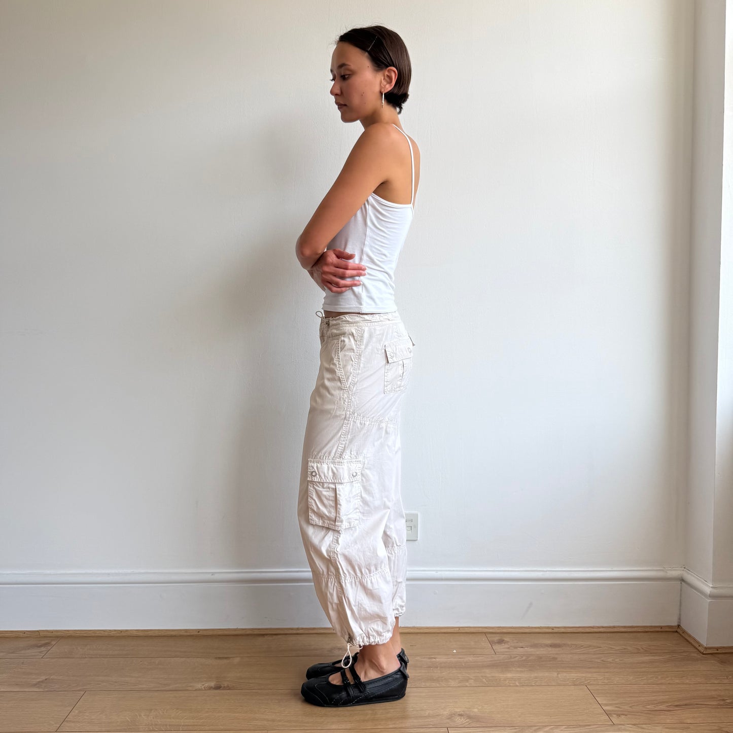 Beige toggle cargo pocket capris - Size S