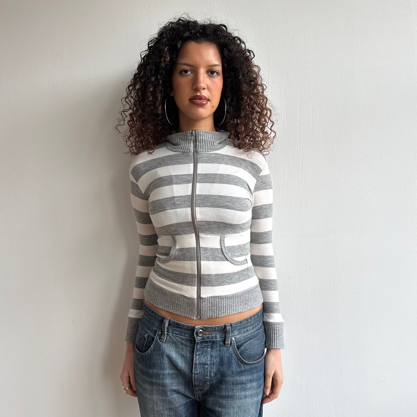 Grey and white striped hoodie - Size S