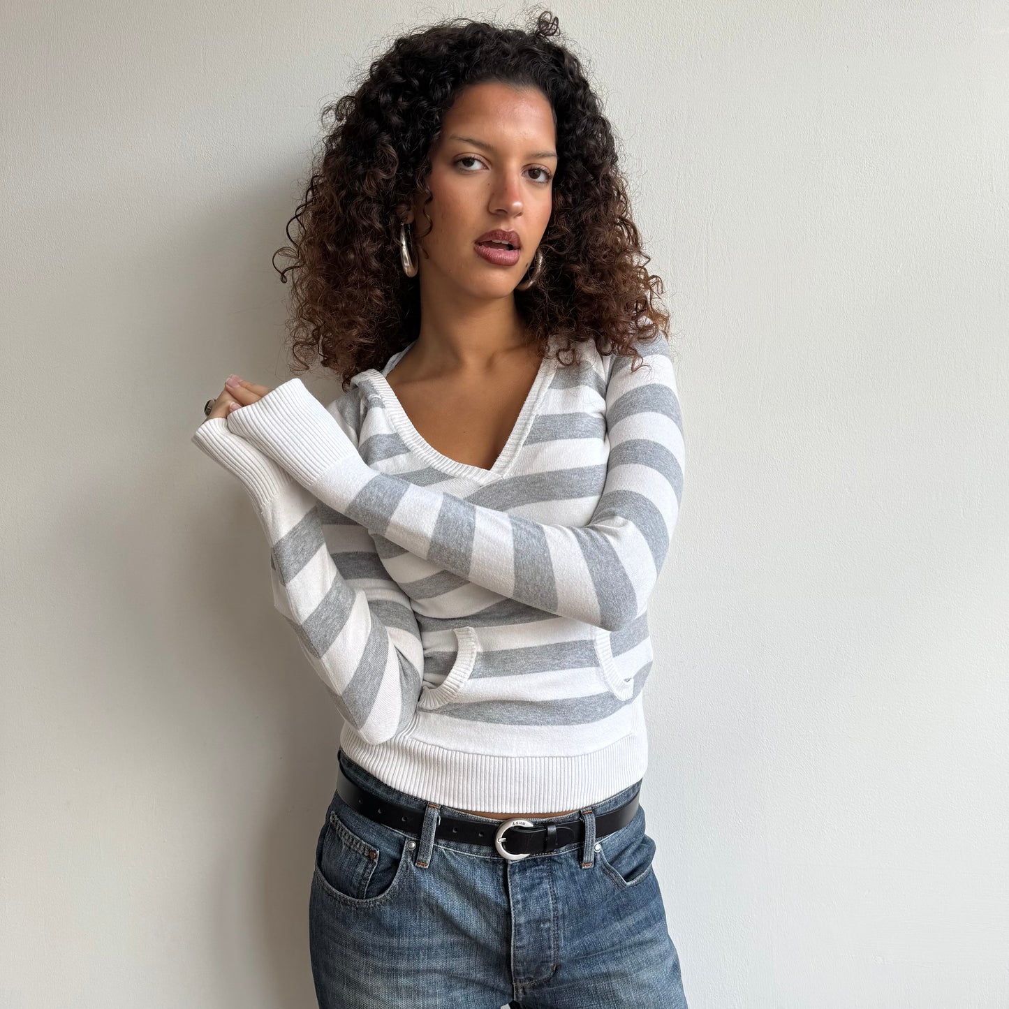 Grey + white striped knit hoodie - Size S