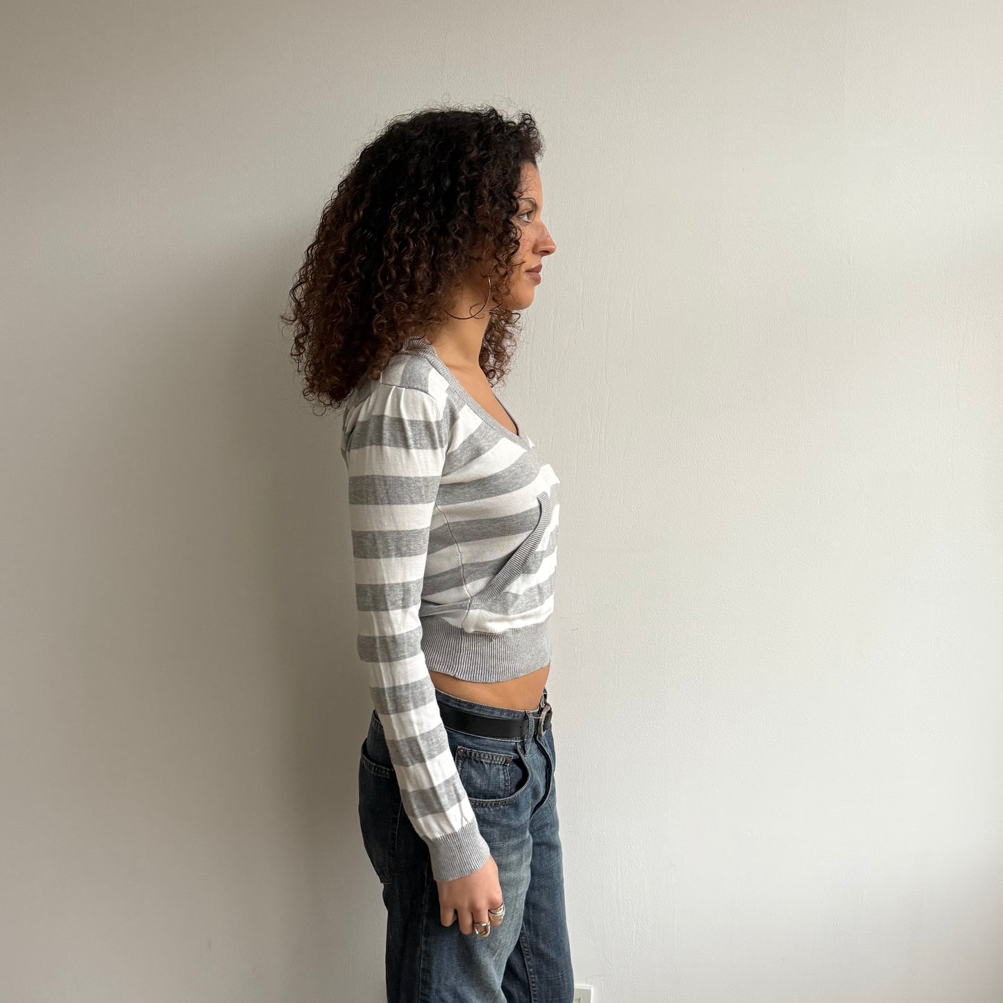 Grey + white striped knit hoodie - Size S