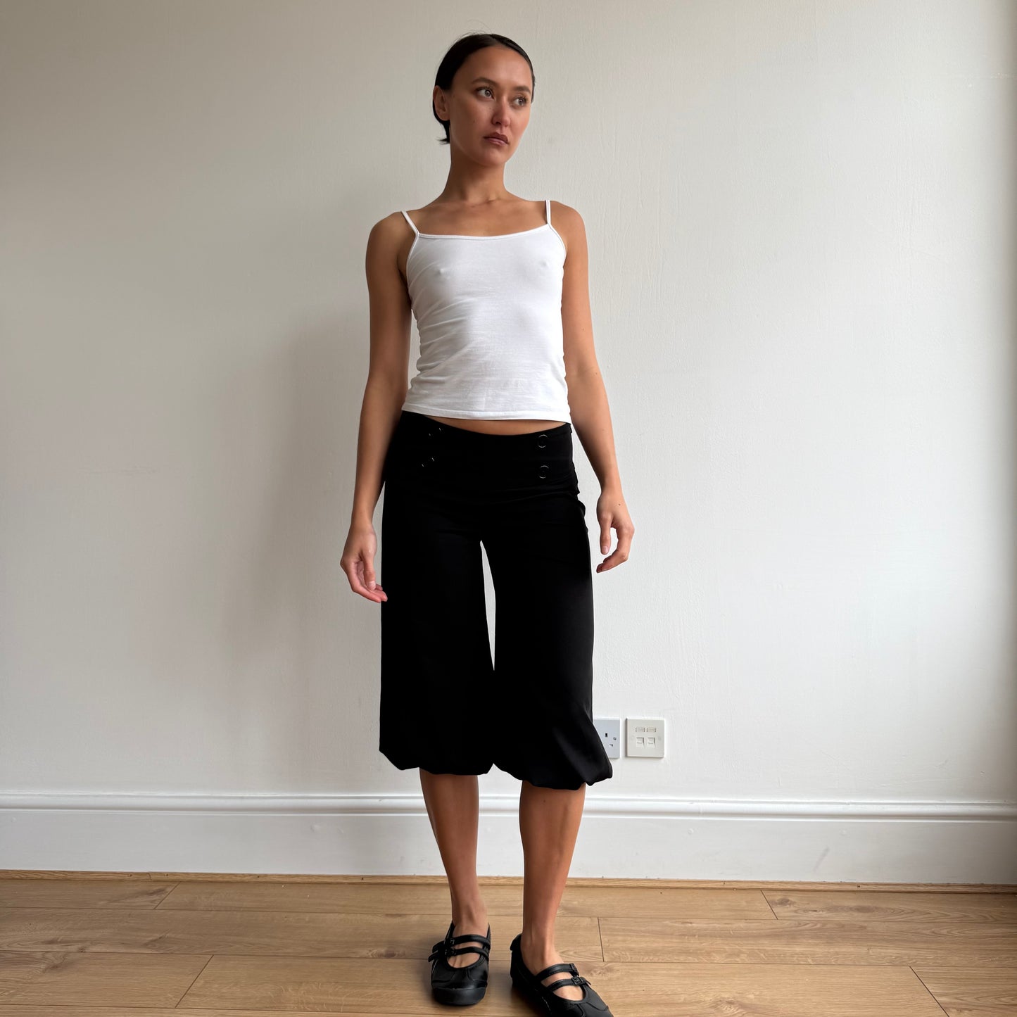Black button bubble capris - Size XS