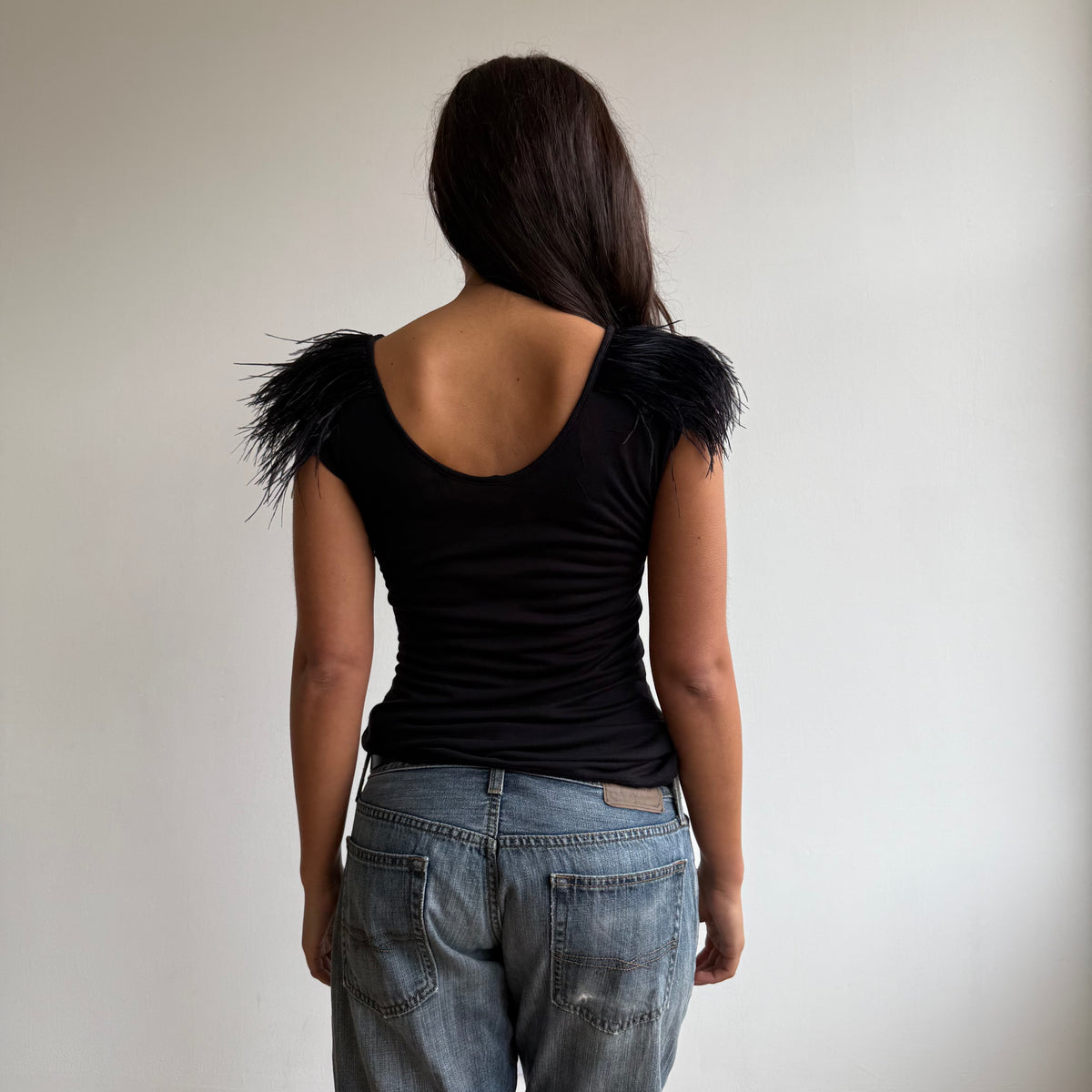 Black feather shoulder top - Size M