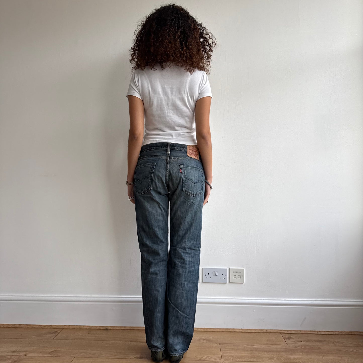 Dark wash denim Levi’s jeans - Size 31”