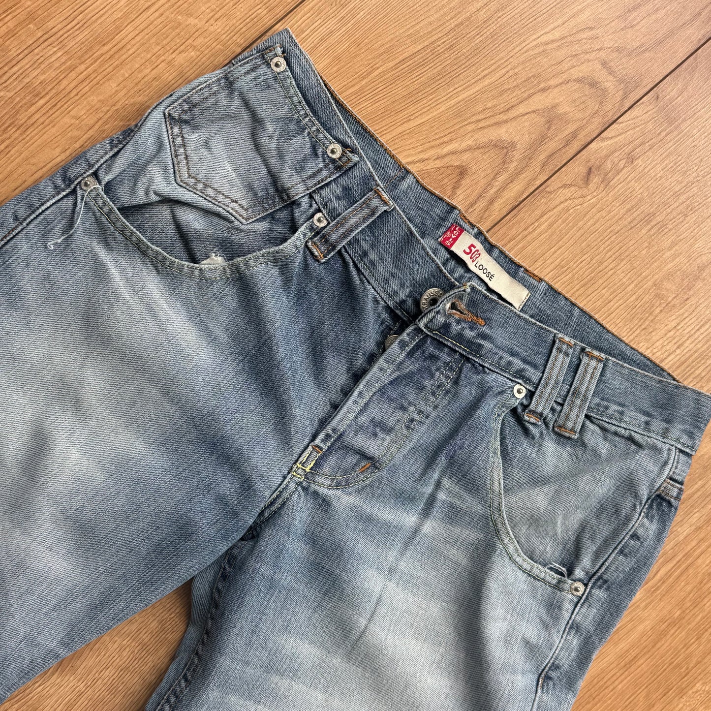 Levi’s cinch back jeans - Size 33x34