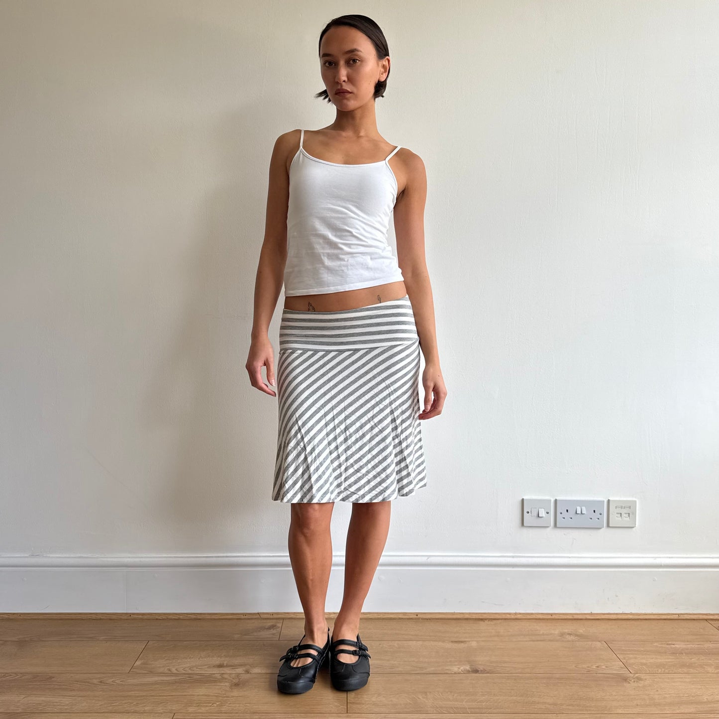 Grey + white striped midi skirt - Size S