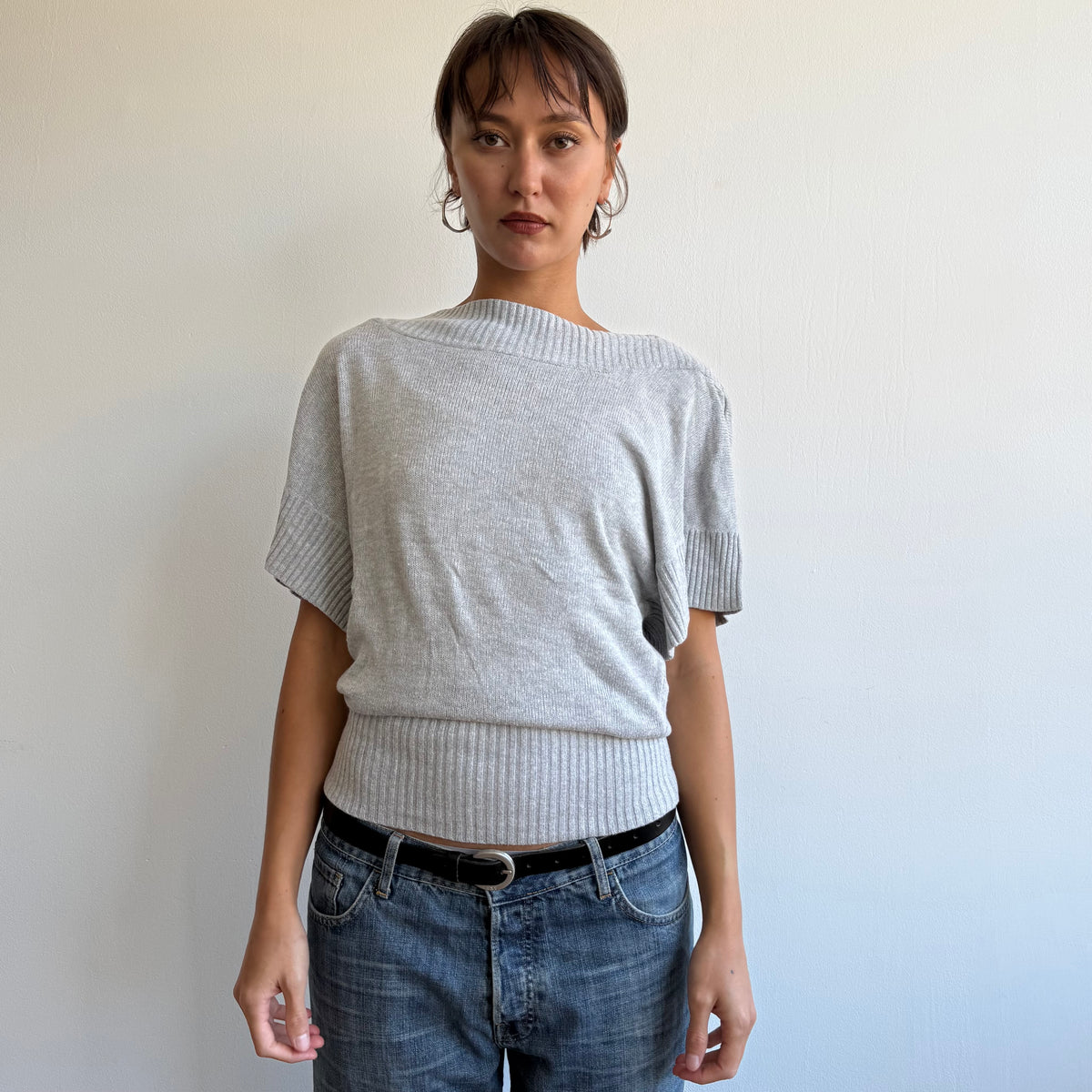 Grey slouchy short sleeve knit - Size M