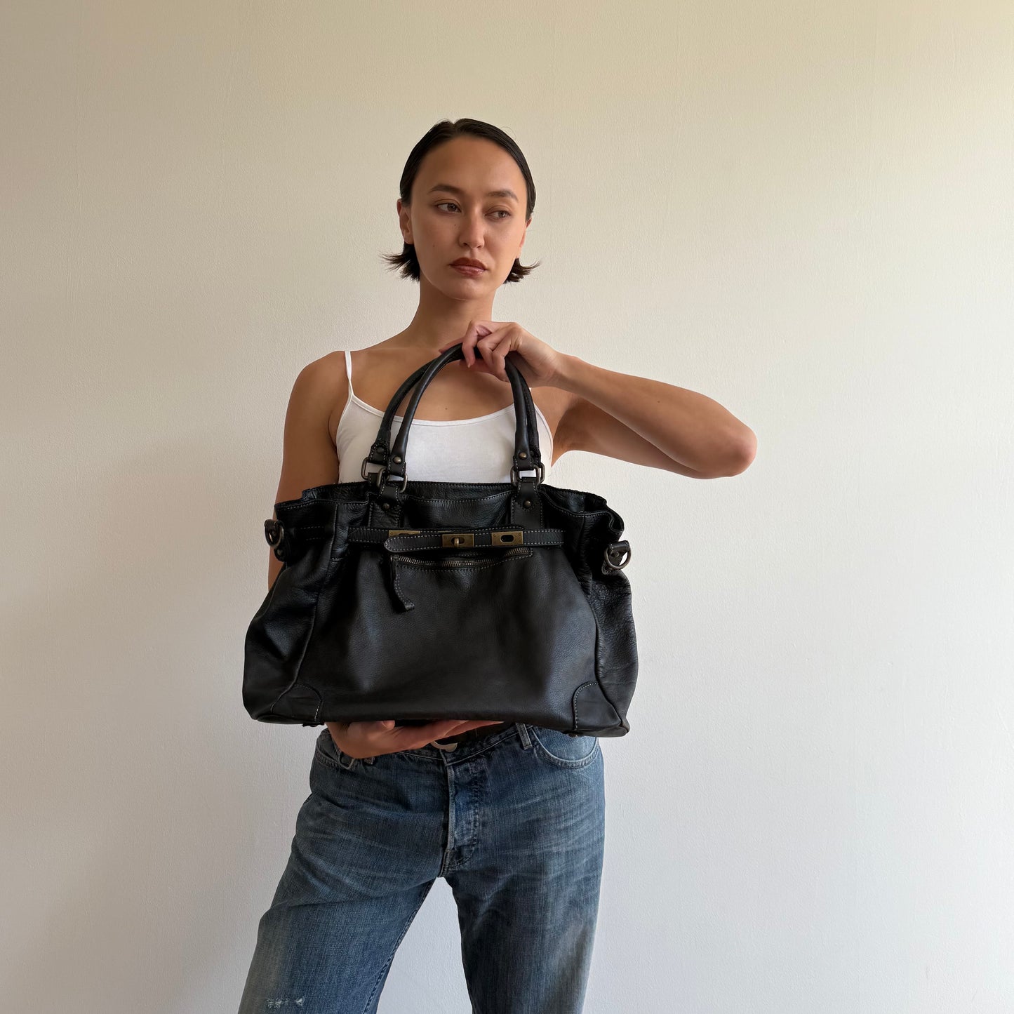 Black leather ‘firkin’ bag - One Size