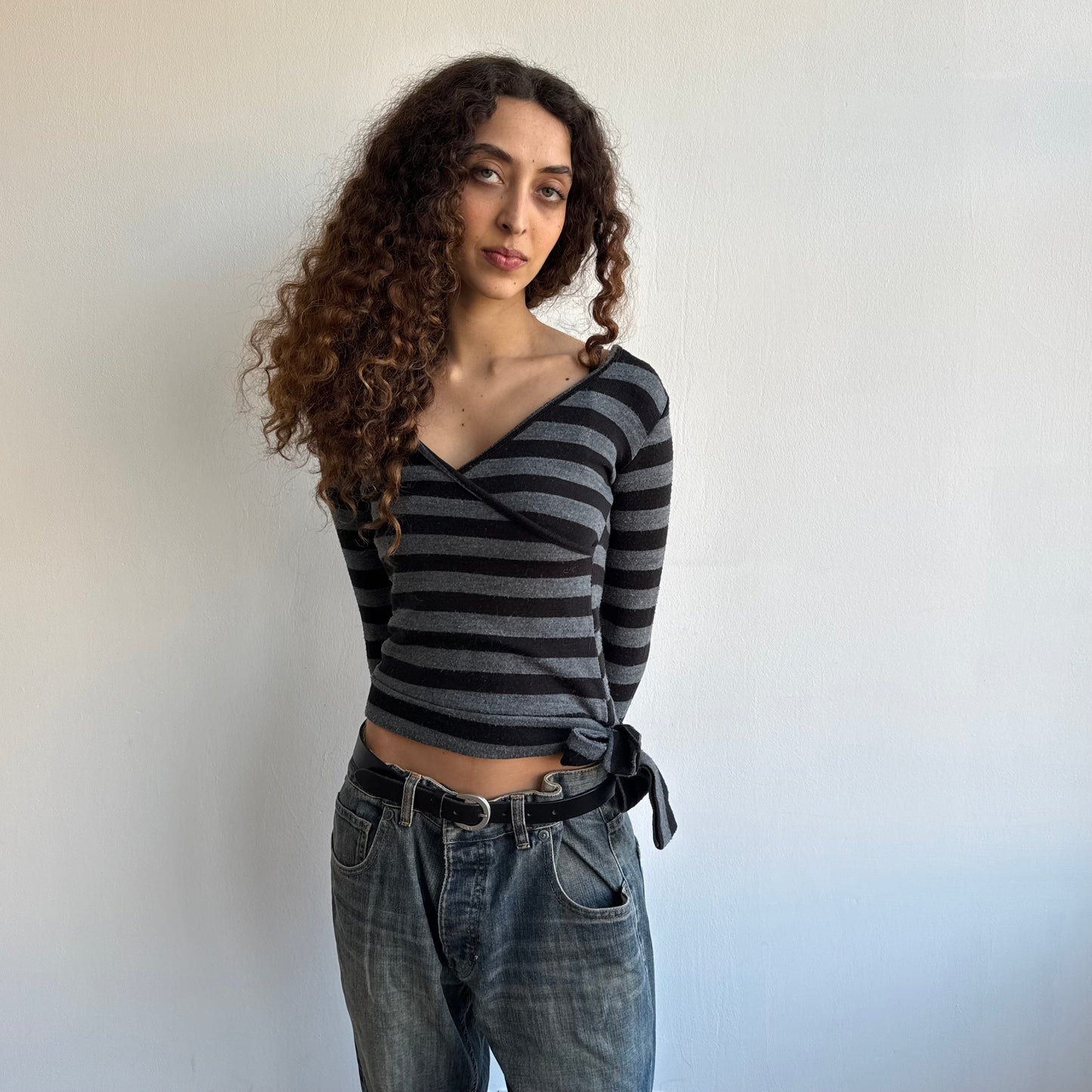 Black and grey striped wrap knit - Size S