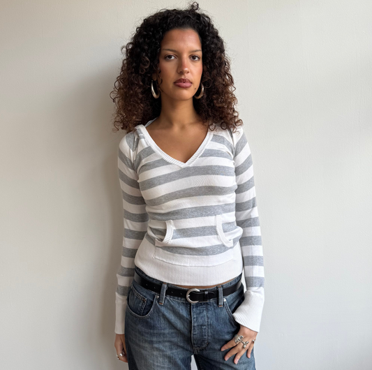 Grey + white striped knit hoodie - Size S