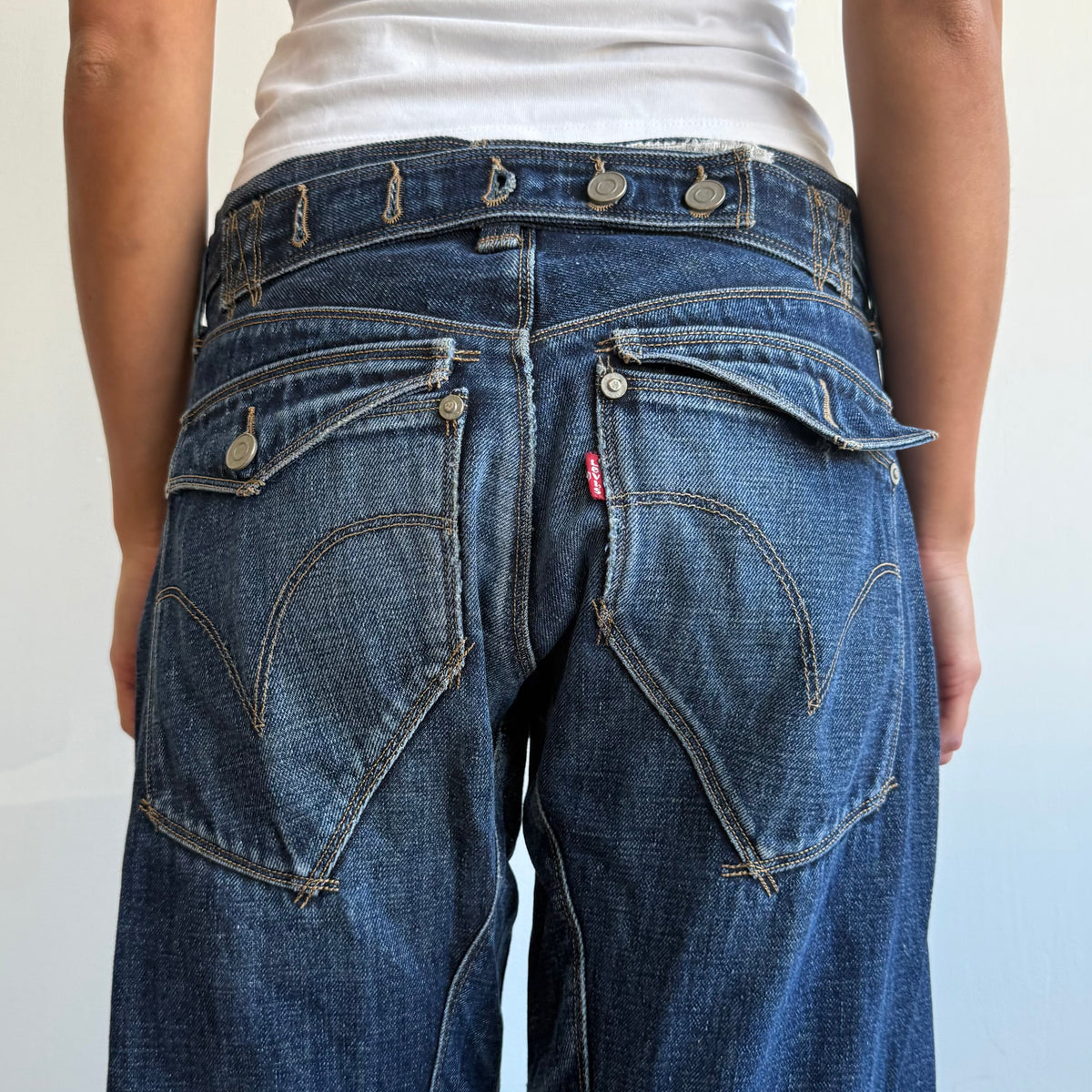 Levi’s Engineered button jeans - Size 31x32