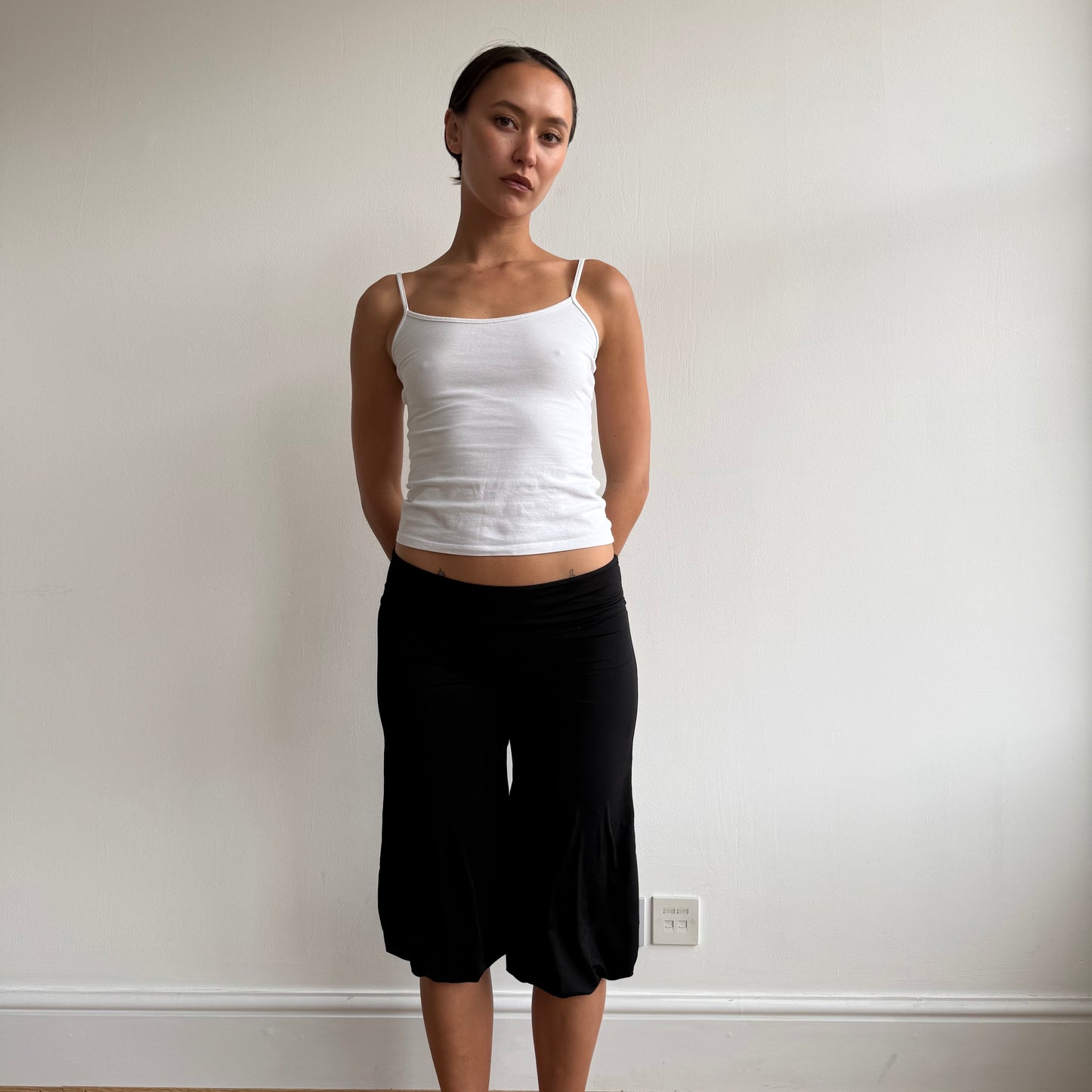 Black harem bubble capris - Size S