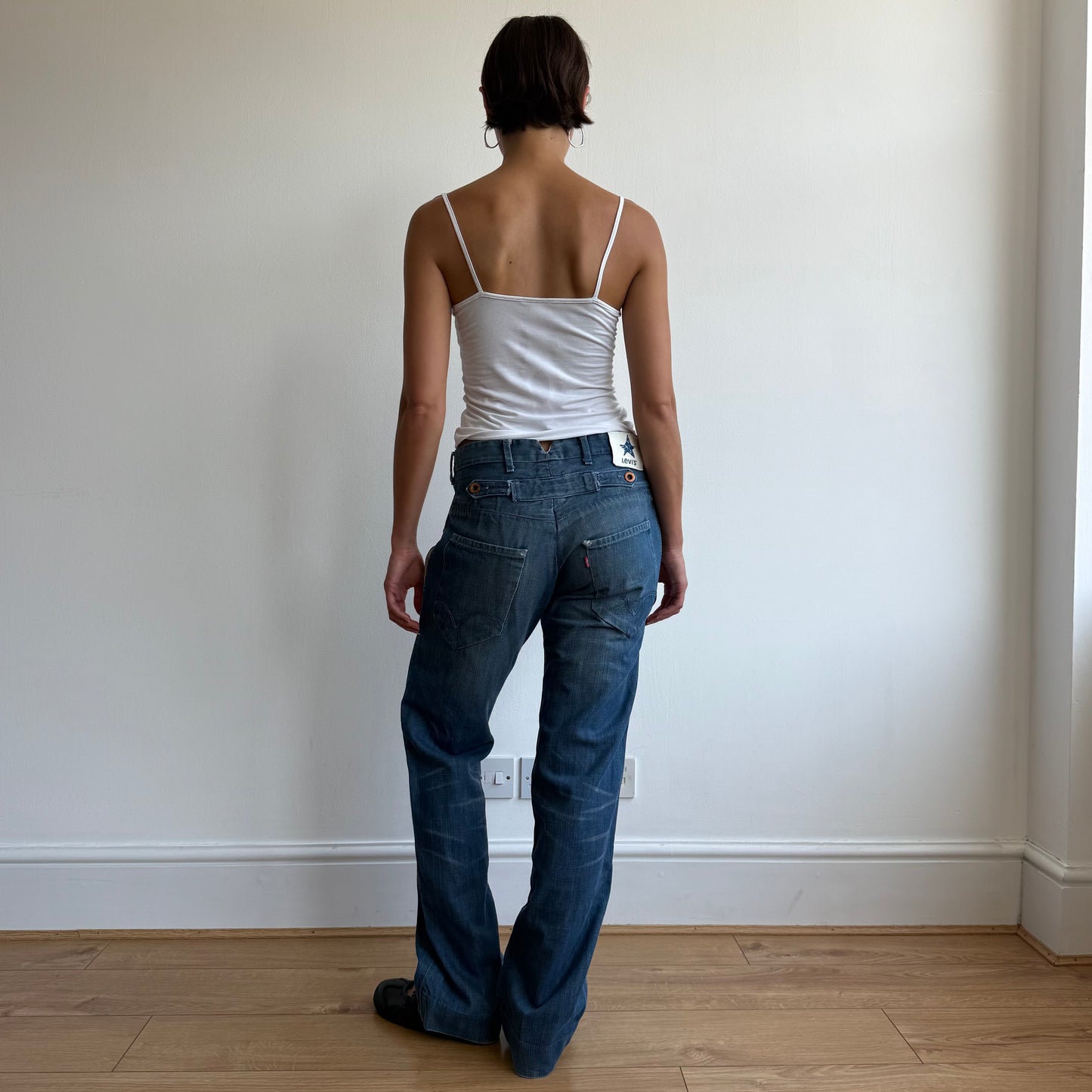 Blue Levi’s star button back jeans - Size 30x32