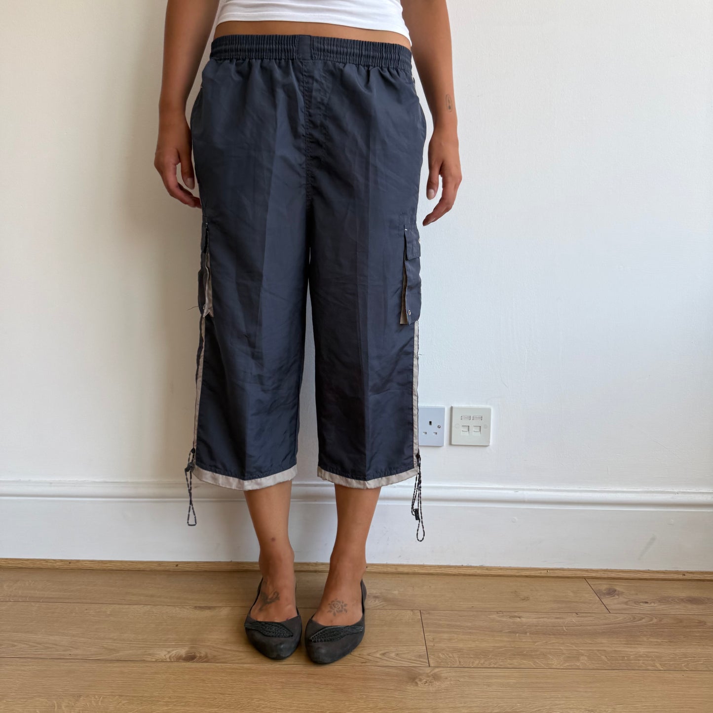 Navy toggle drawstring capris - Size S