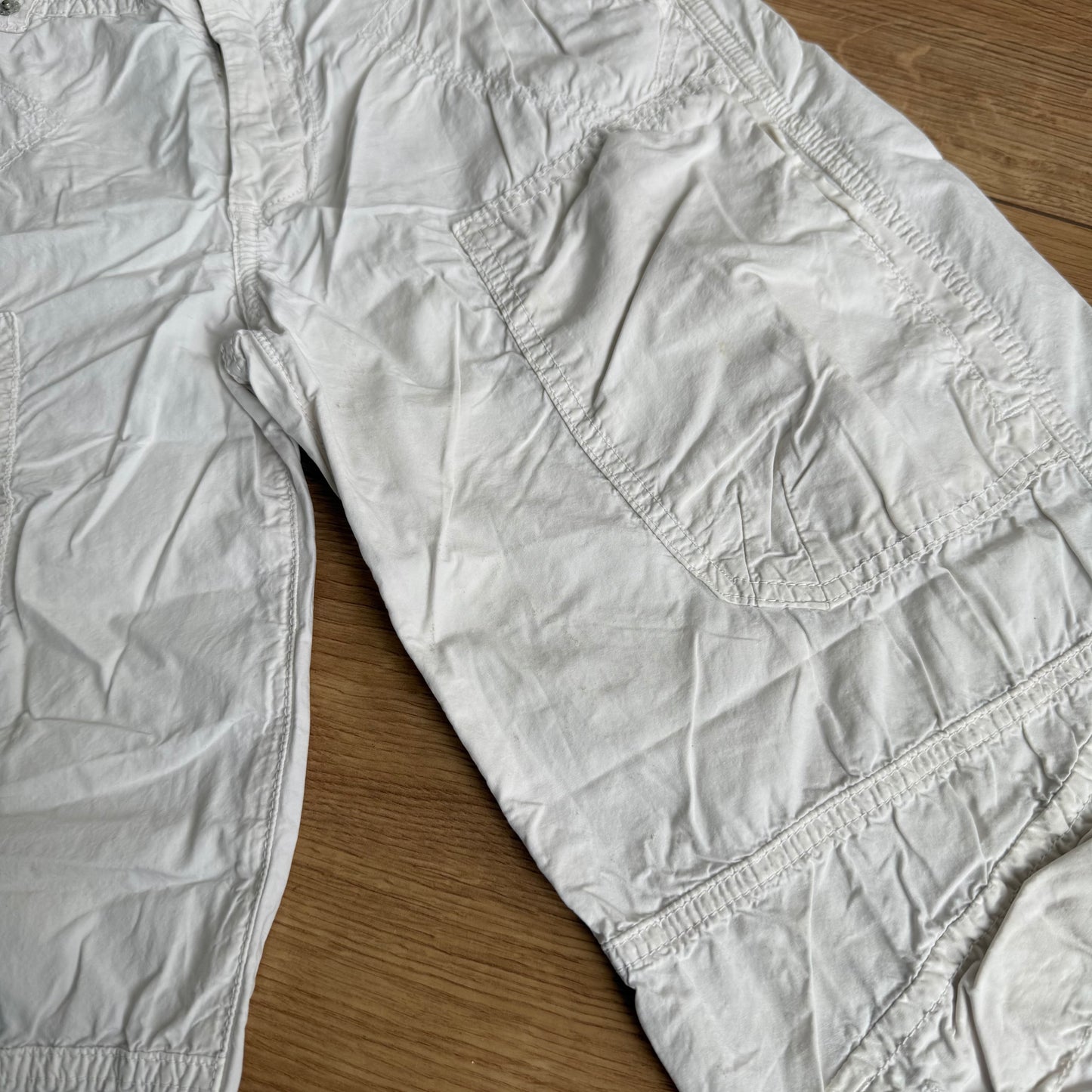 White cargo pocket capris - Size XS