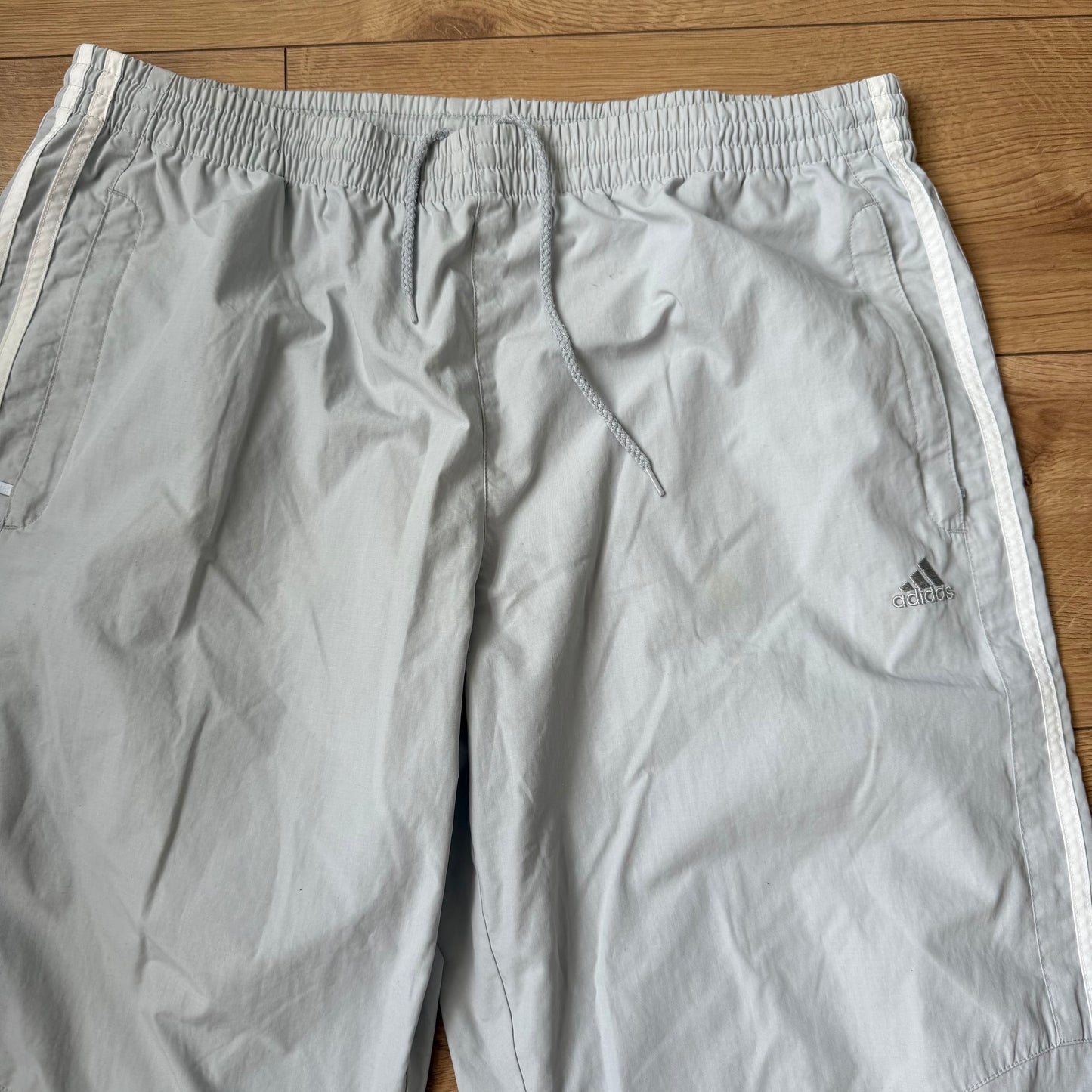 Light grey Adidas capris - Size L