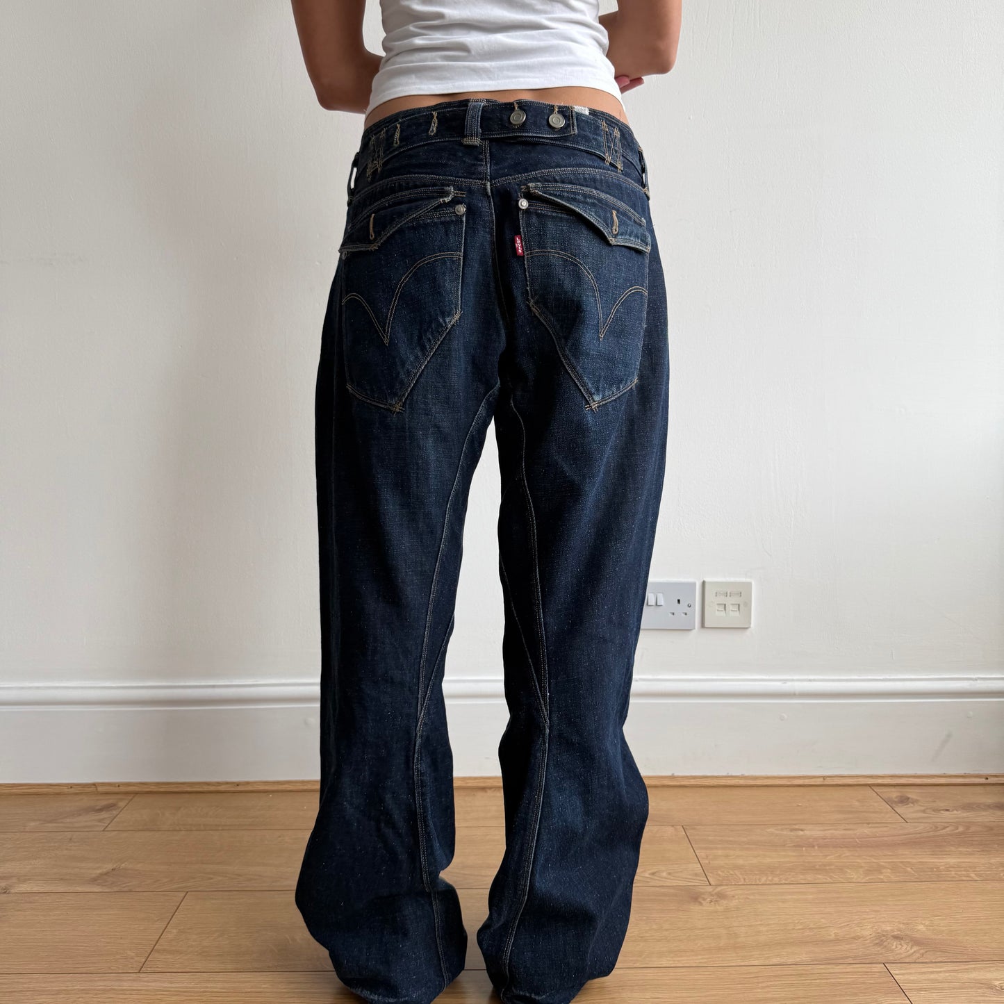 Levi’s Engineered dark wash button jeans - Size 32x32
