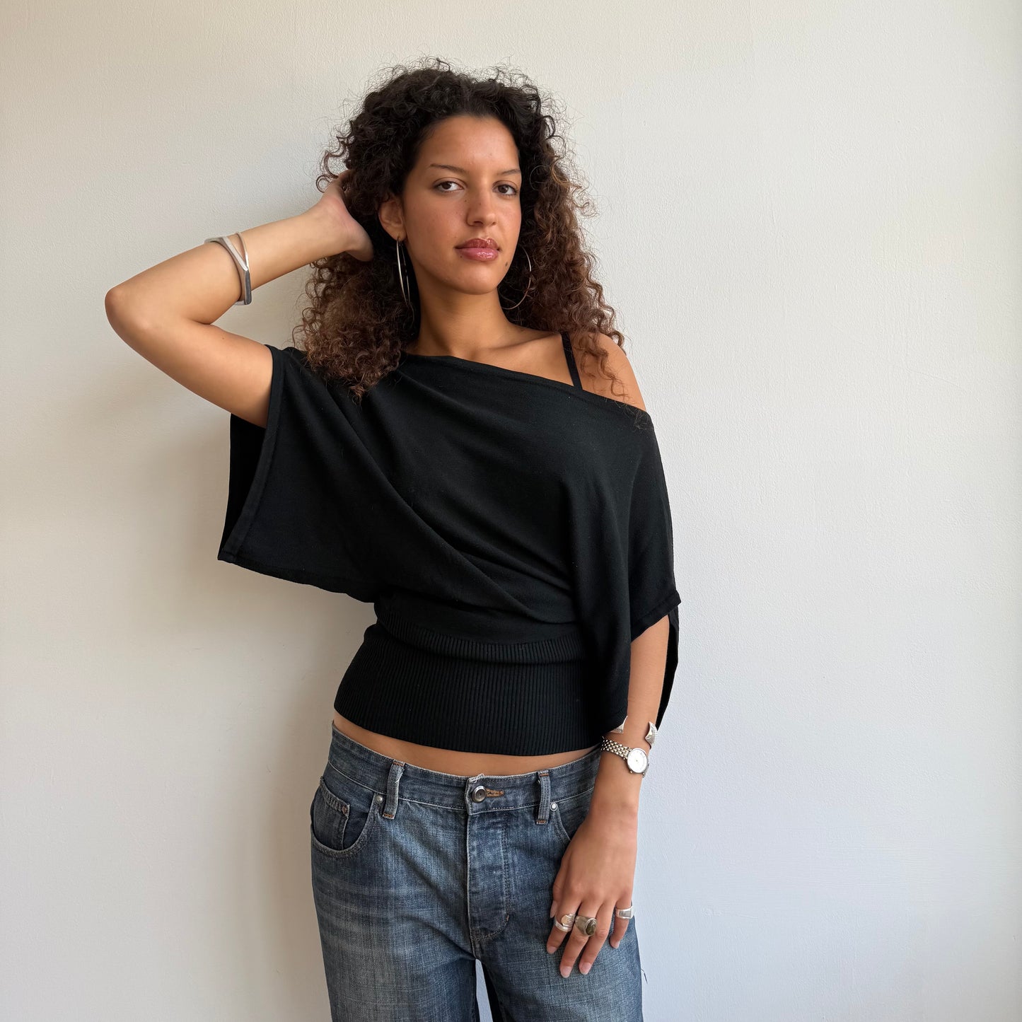 Black short sleeve slouchy knit - Size M-L