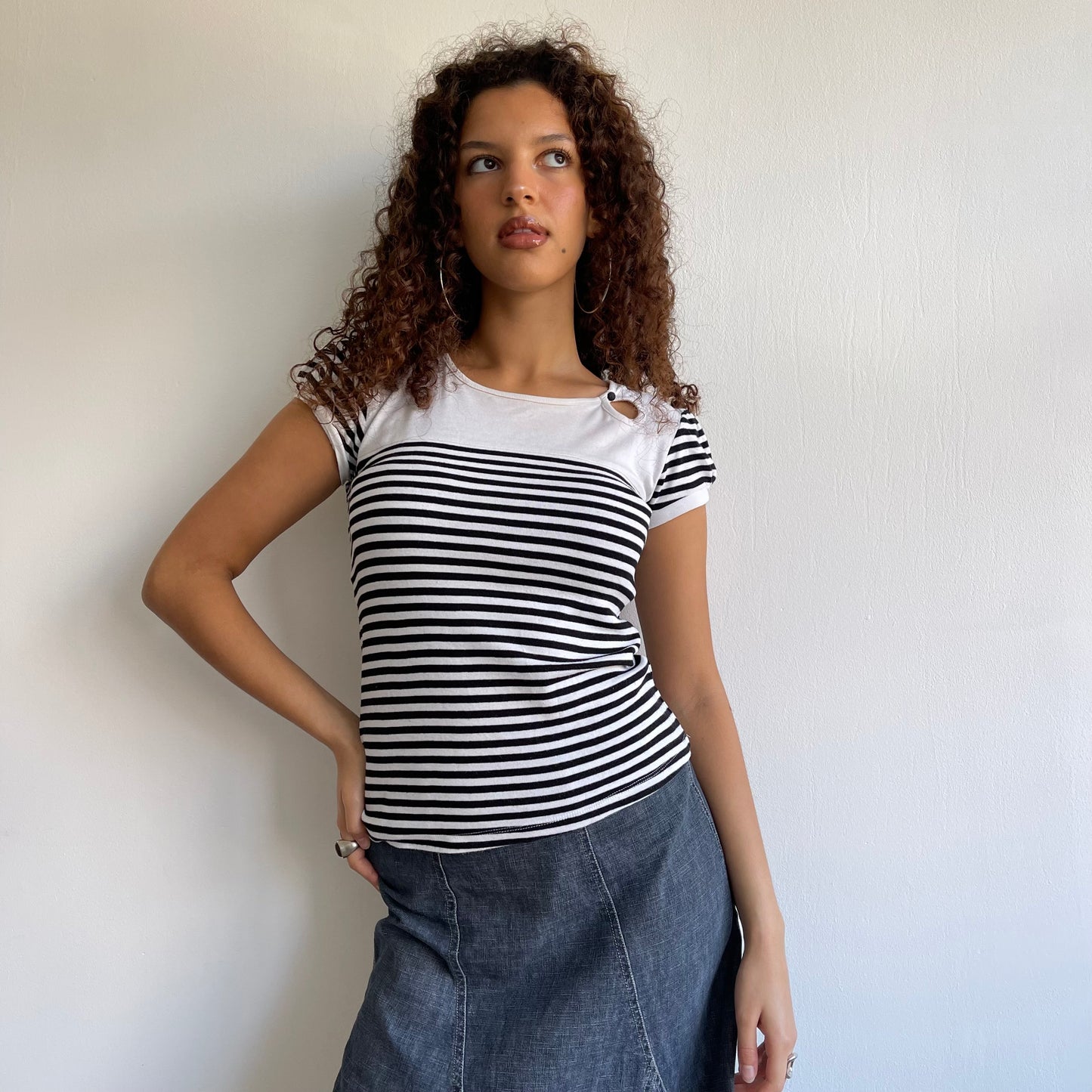 Stripe keyhole t-shirt - Size M