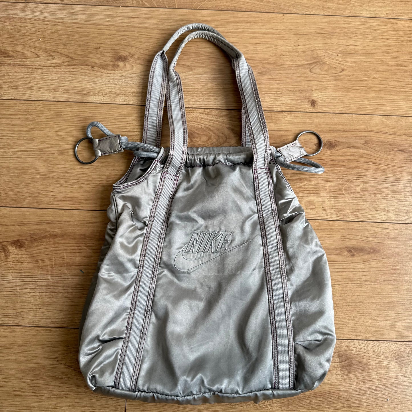 Silver Nike sporty handbag - One Size