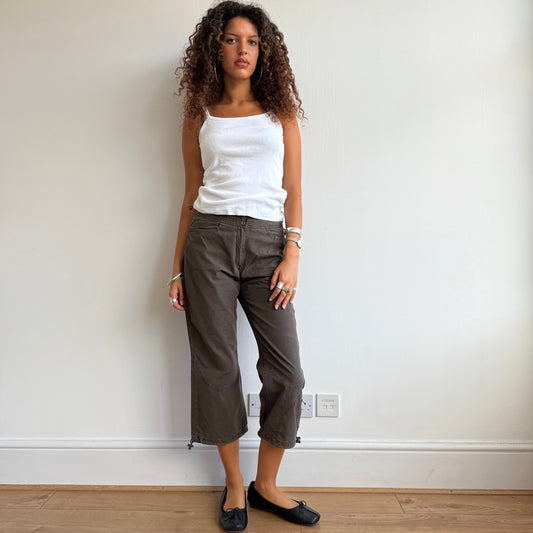 Brown toggle cargo capris - Size S