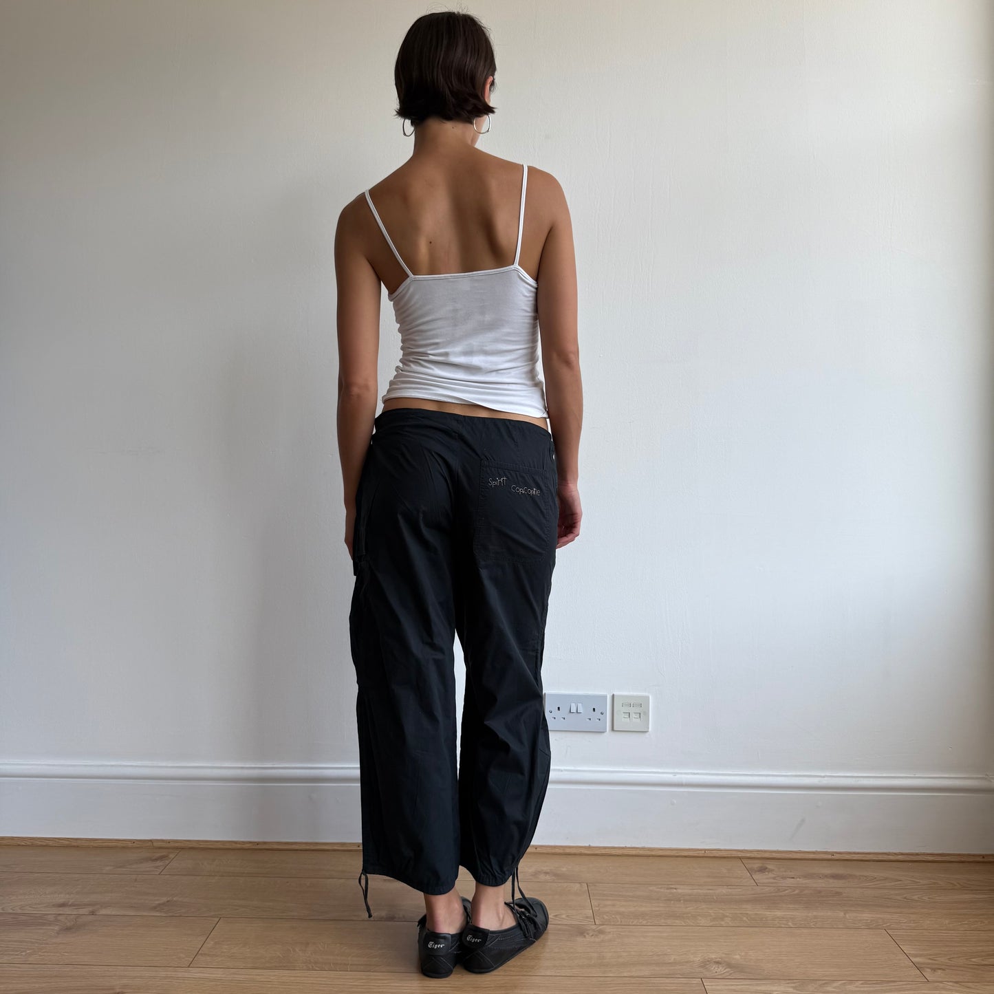 Black Cop Copine wrap front capris - Size M