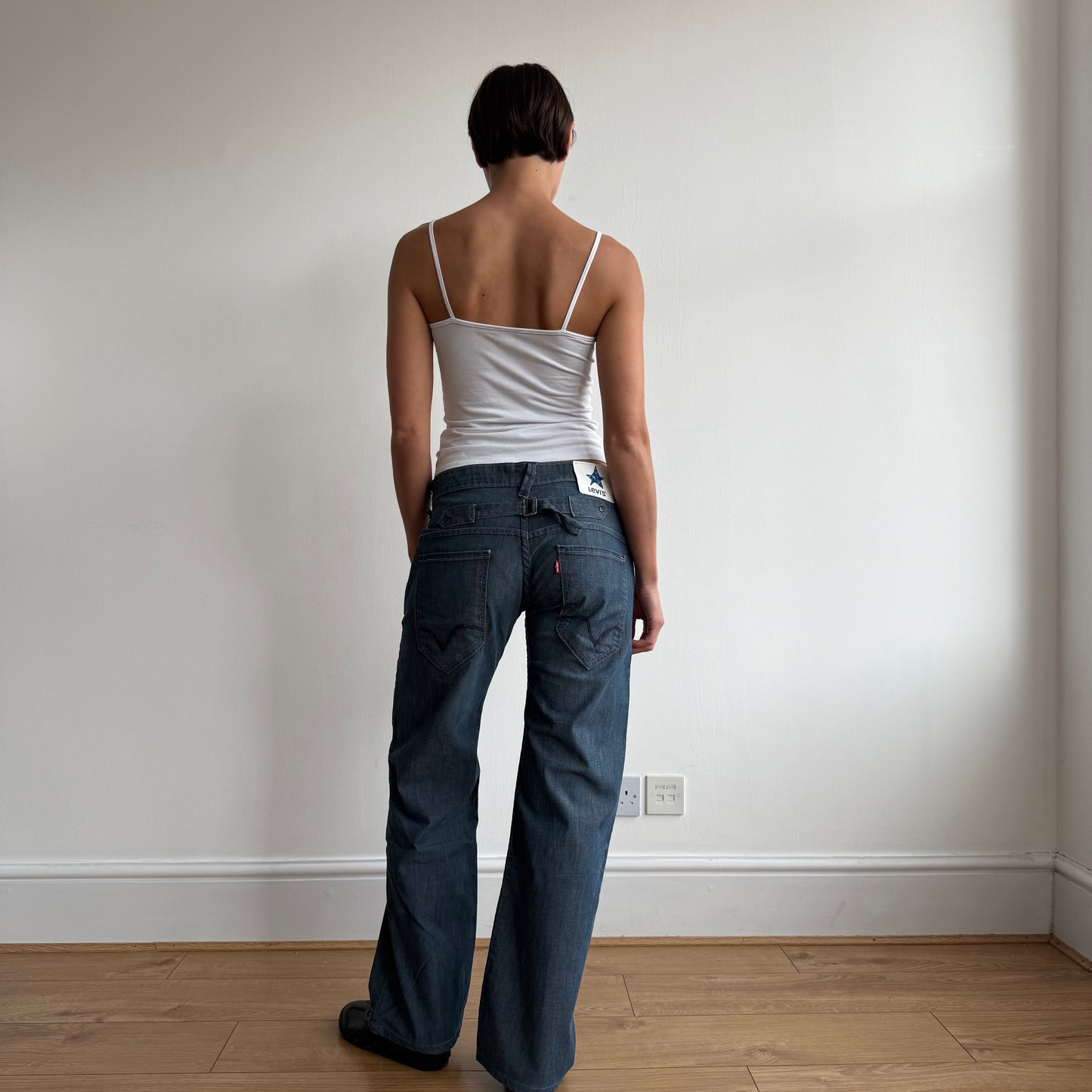 Levi’s star cinch back jeans - Size 30x34