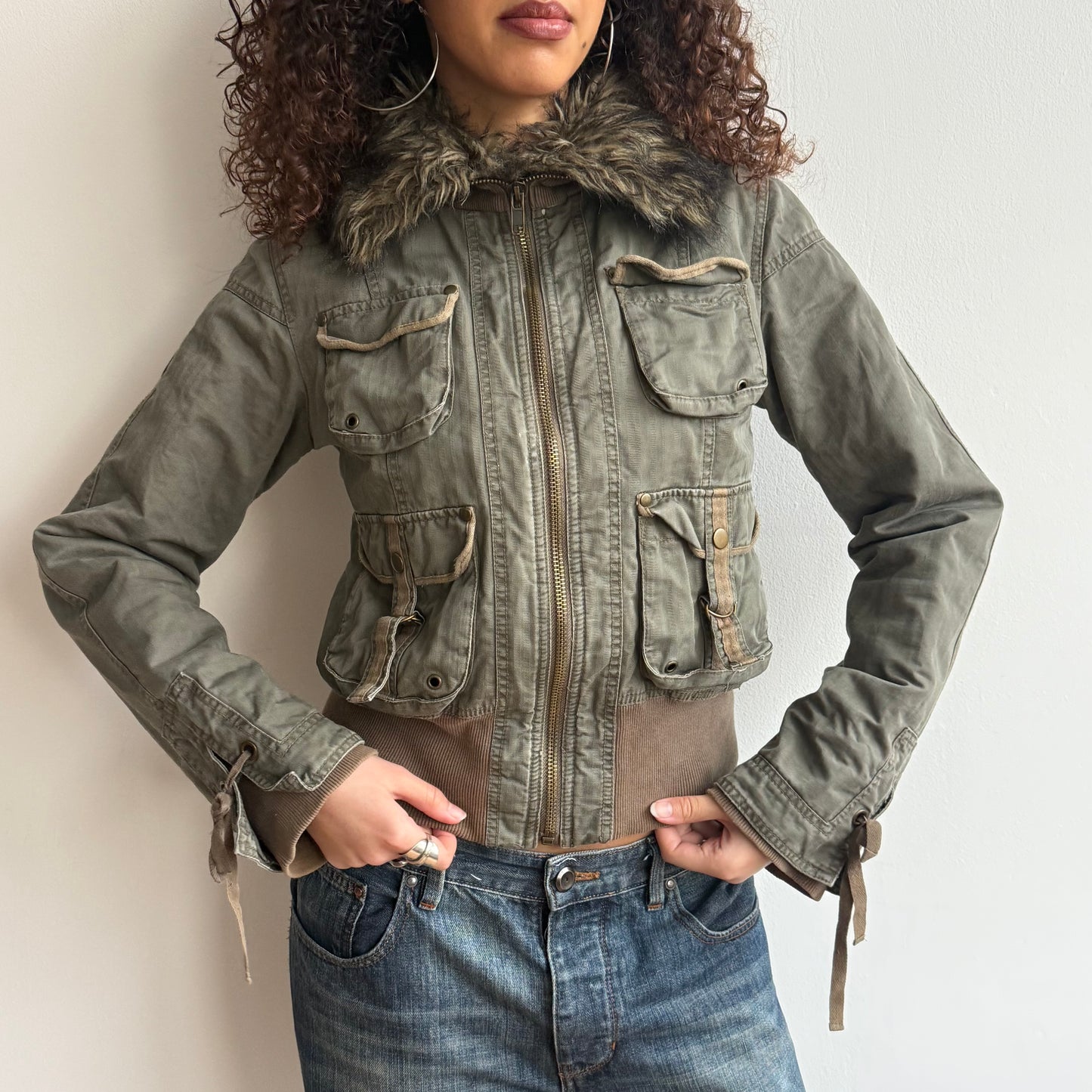 Khaki fur collar cargo bomber - Size M