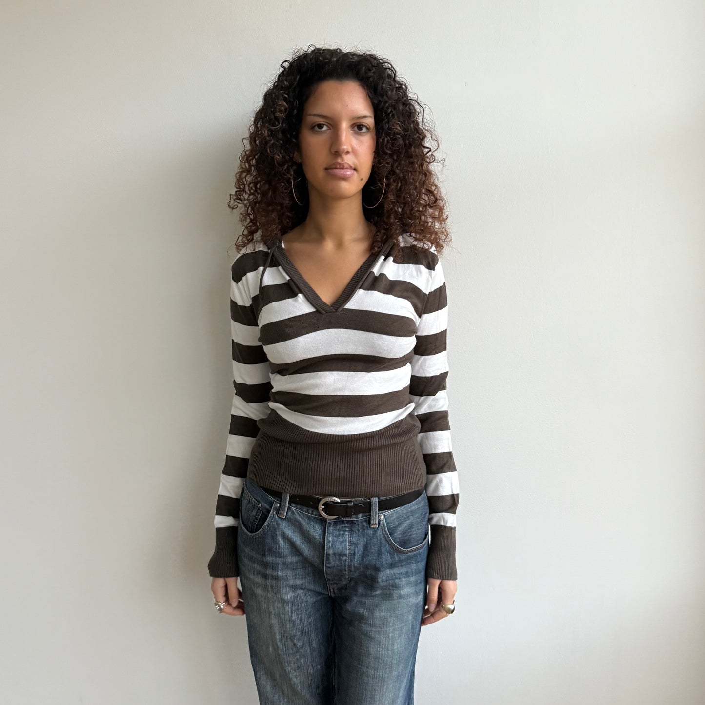 Brown and white striped hoodie - Size M