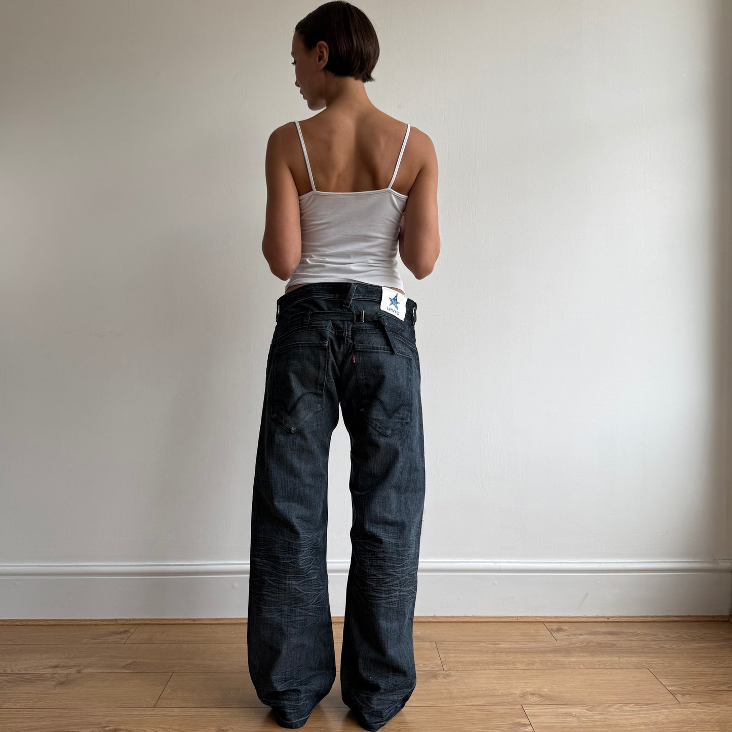 Levi’s star cinch back jeans - Size 34x32