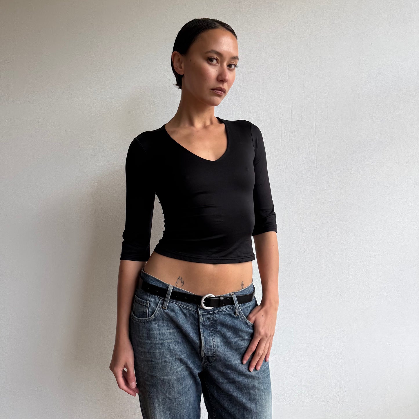 Black v neck 3/4 sleeve top - Size S