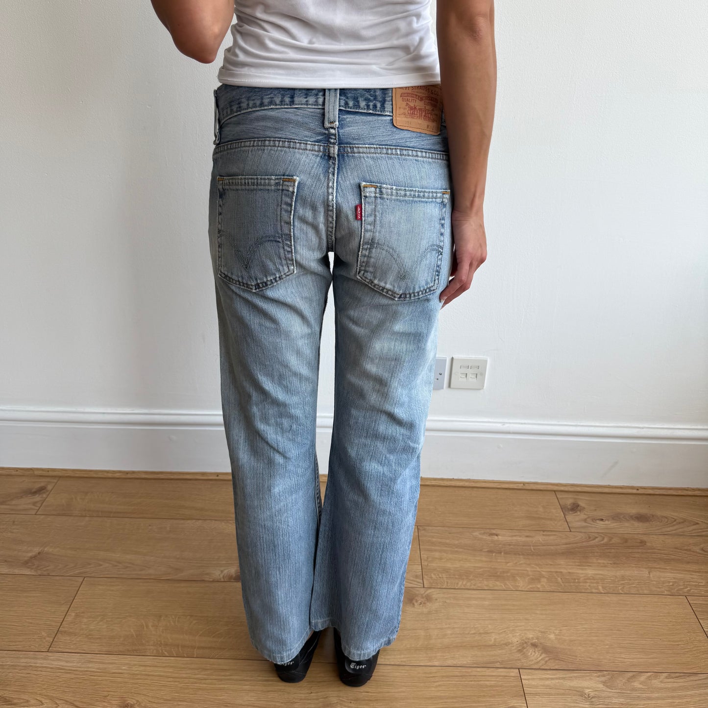 Levi’s 512 light wash bootcut jeans - Size 30x32”