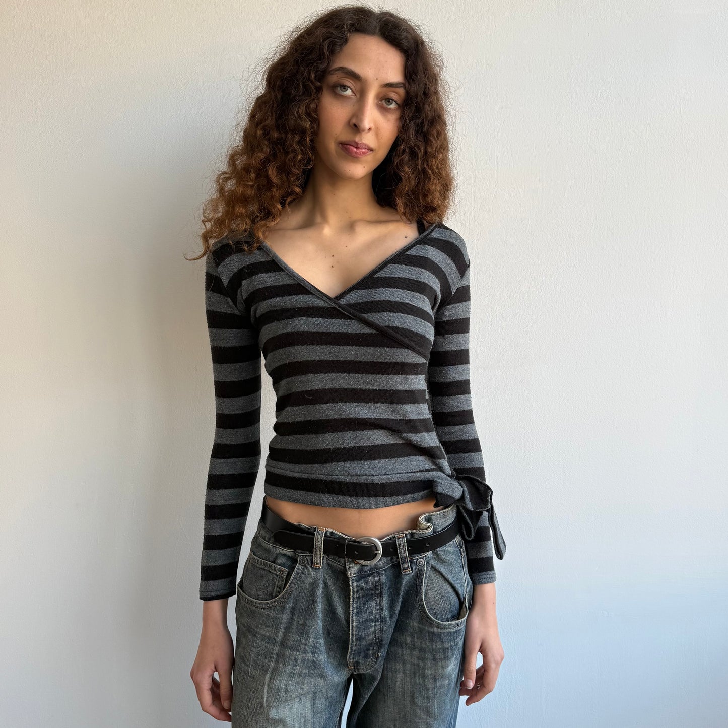 Black and grey striped wrap knit - Size S